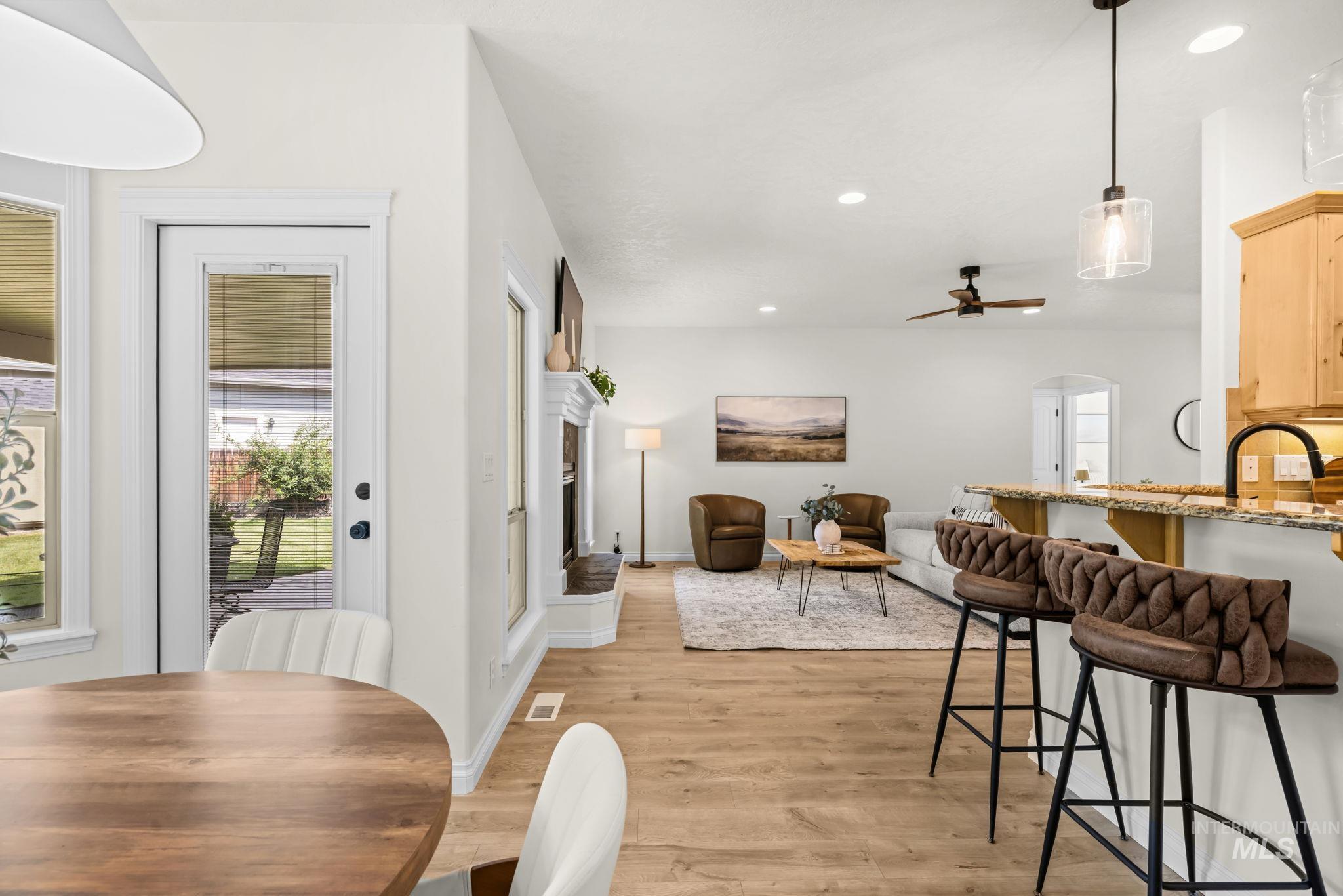 2818 E Shadowview Property Photo 18