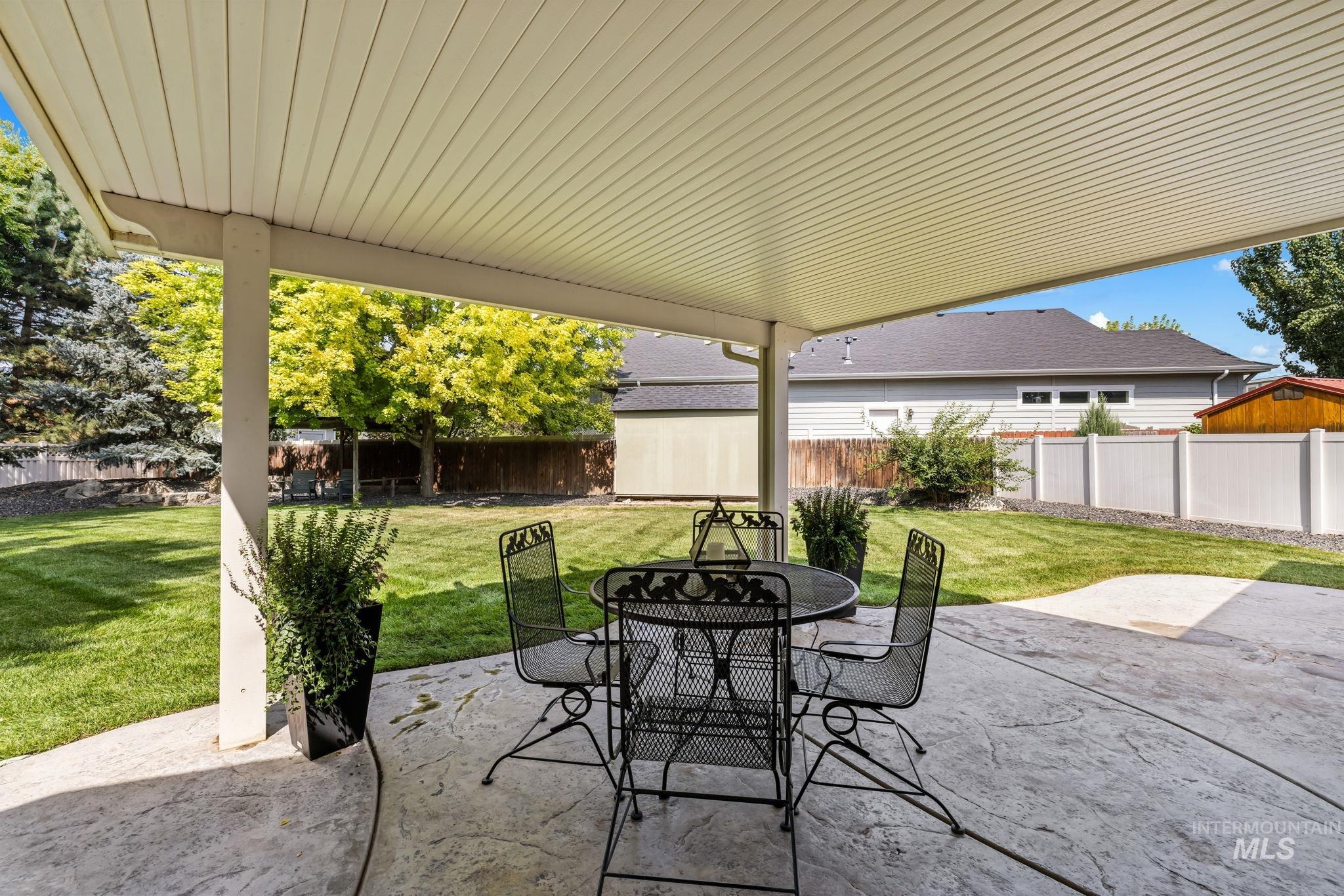 2818 E Shadowview Property Photo 33