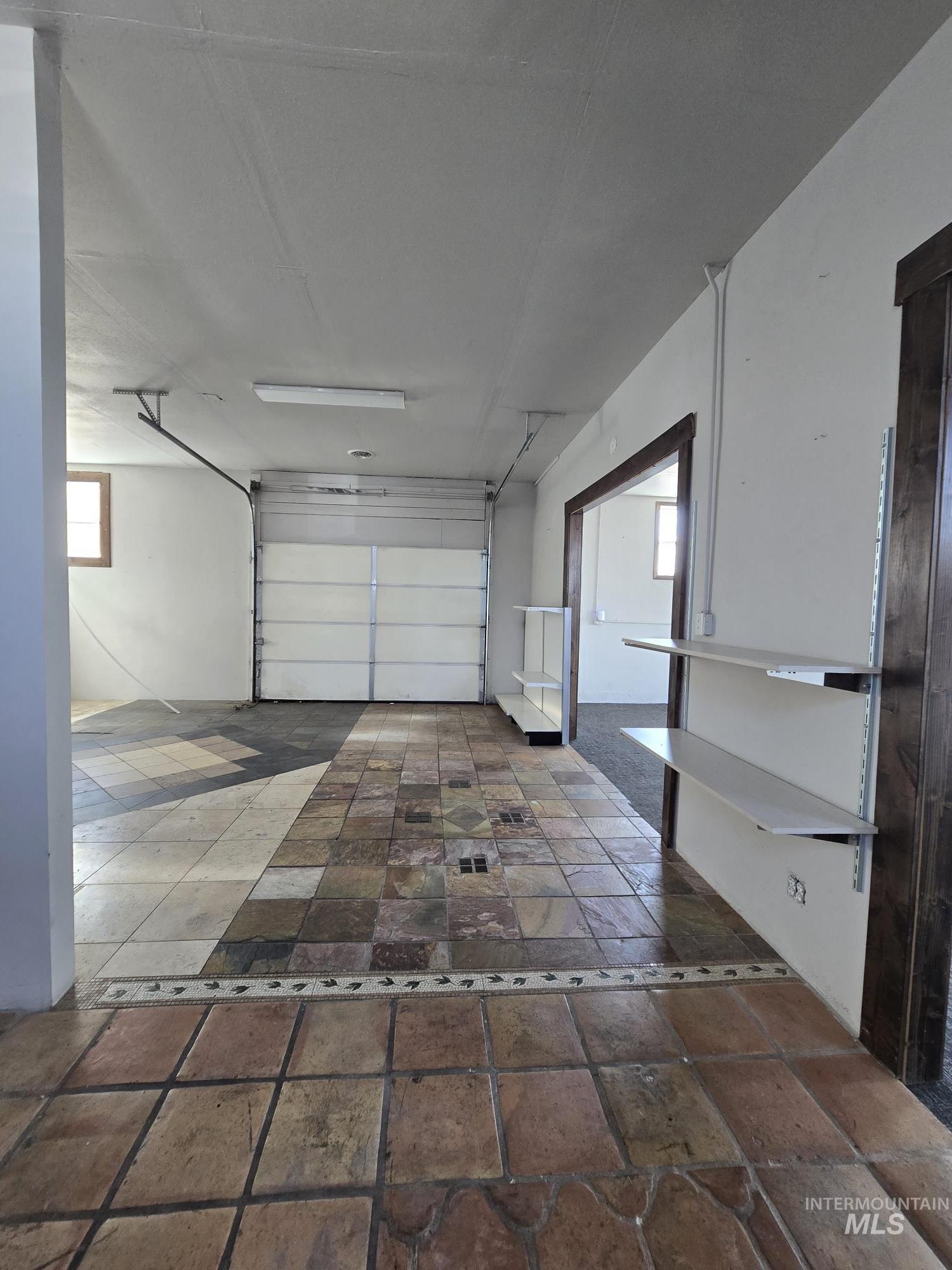 727 S 2nd Ave Property Photo 4