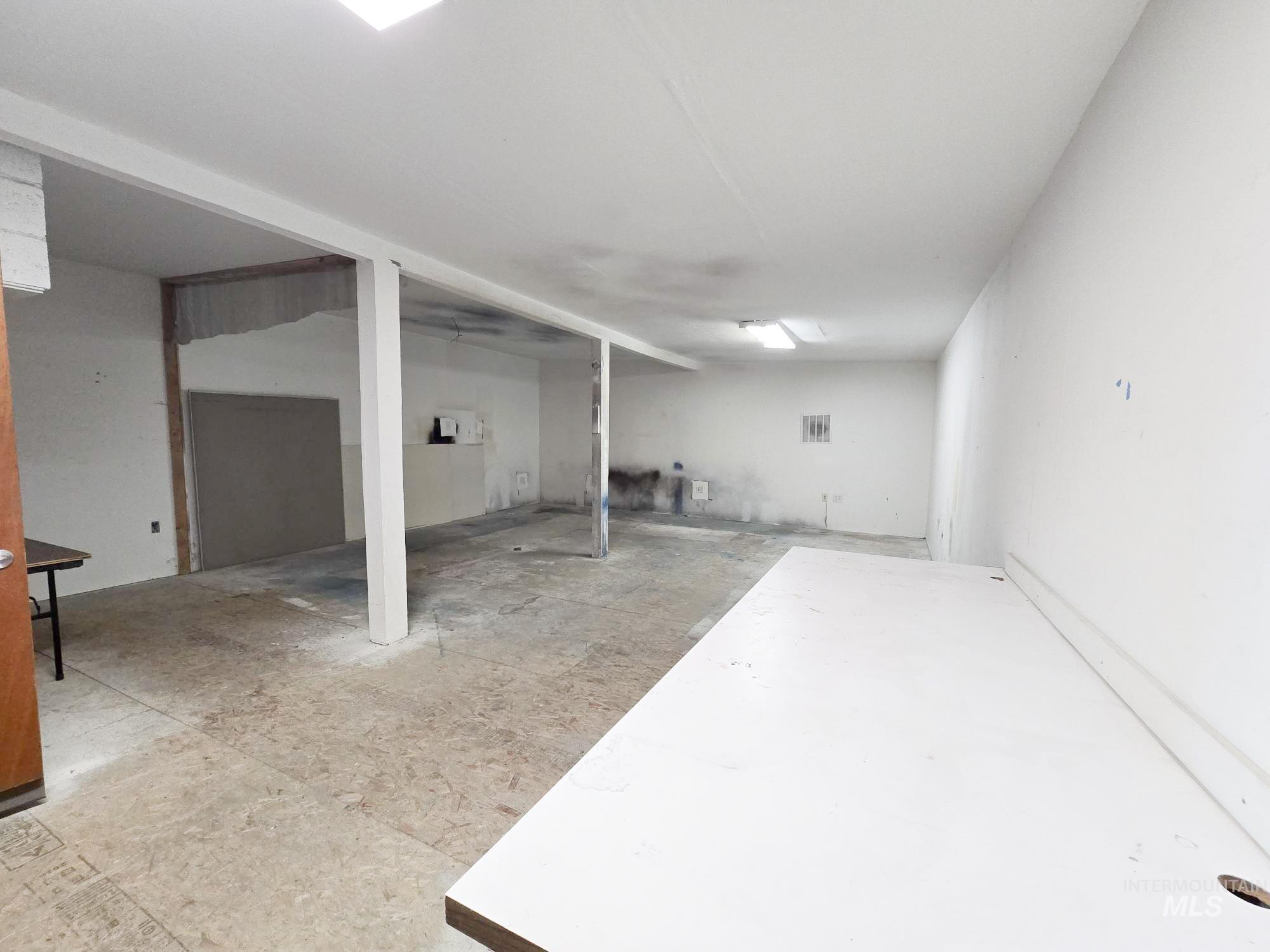 735 Minidoka Avenue Property Photo 3