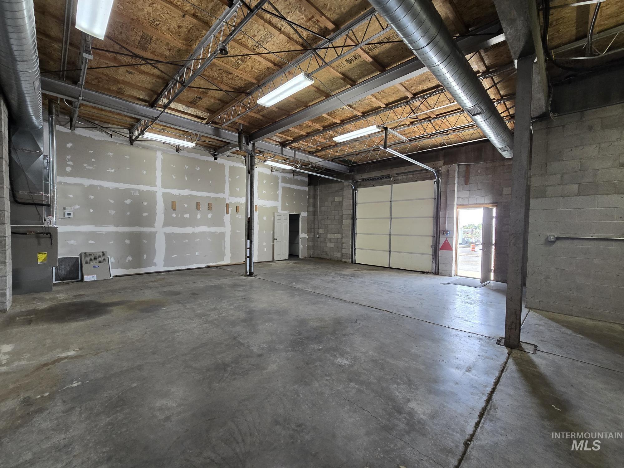 735 Minidoka Avenue Property Photo 4