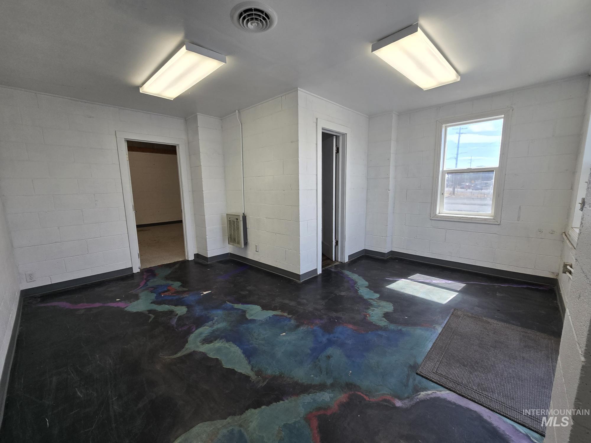 735 Minidoka Avenue Property Photo 5