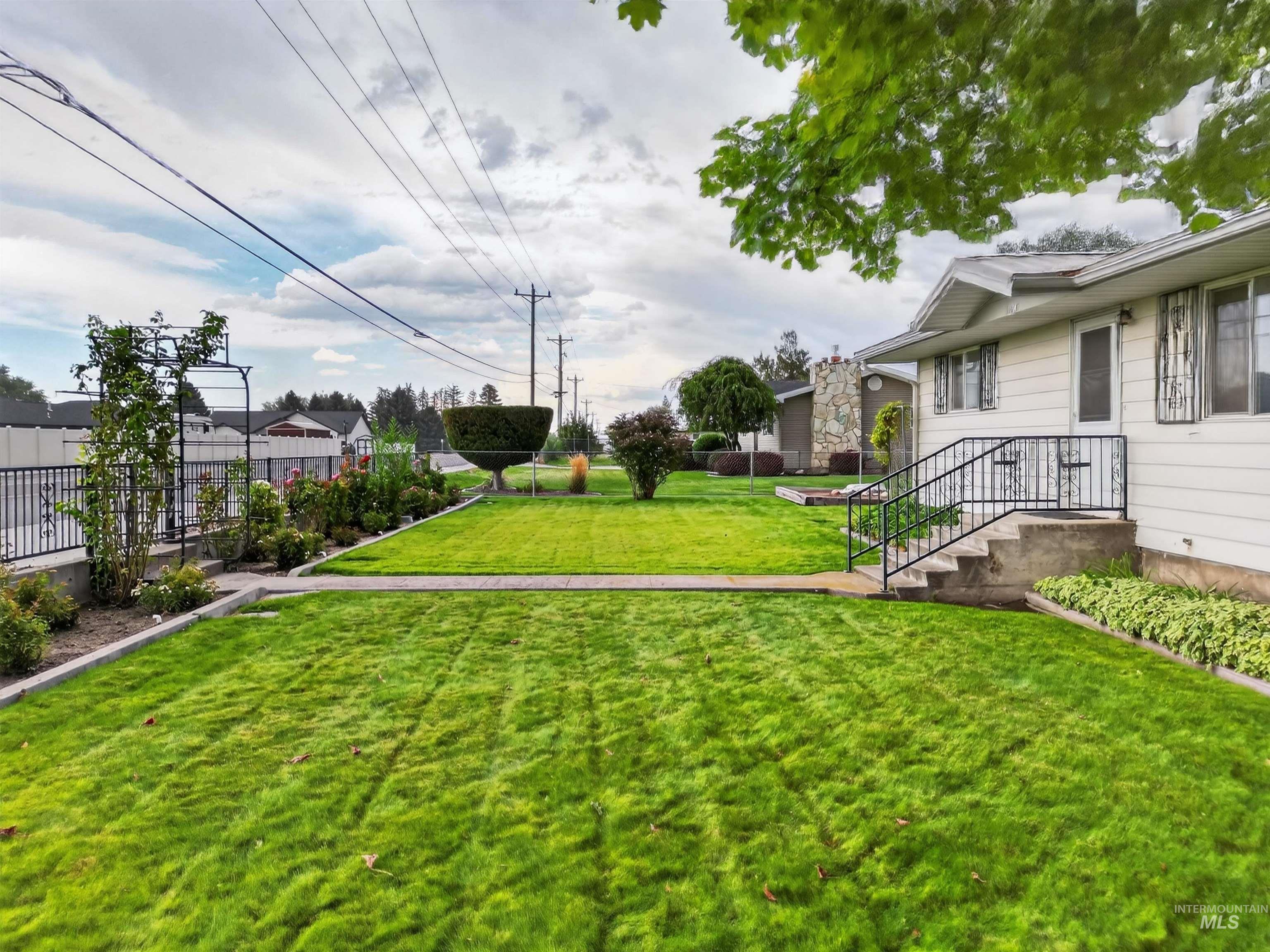 1741 21st St Property Photo 7