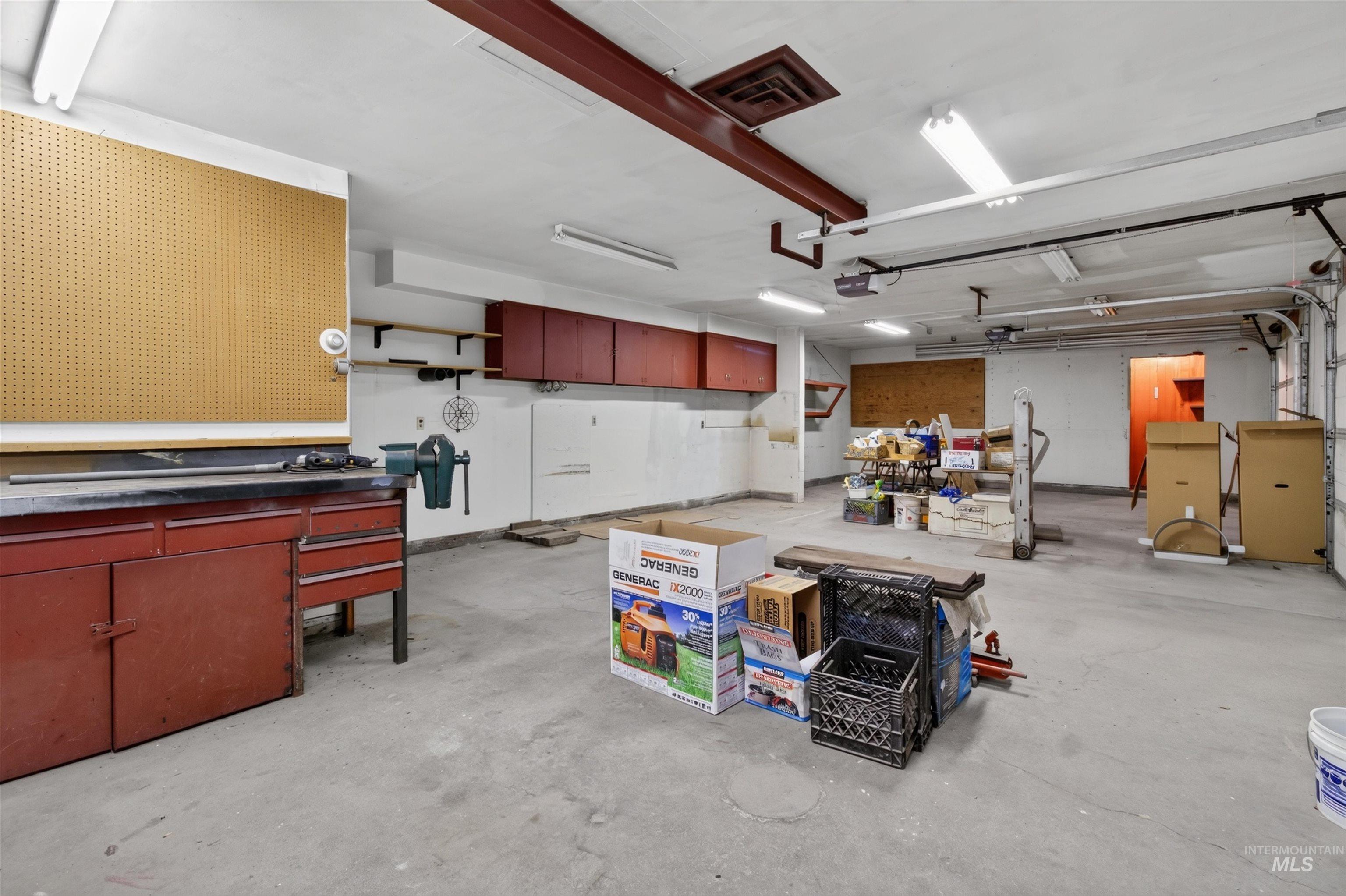 1741 21st St Property Photo 40