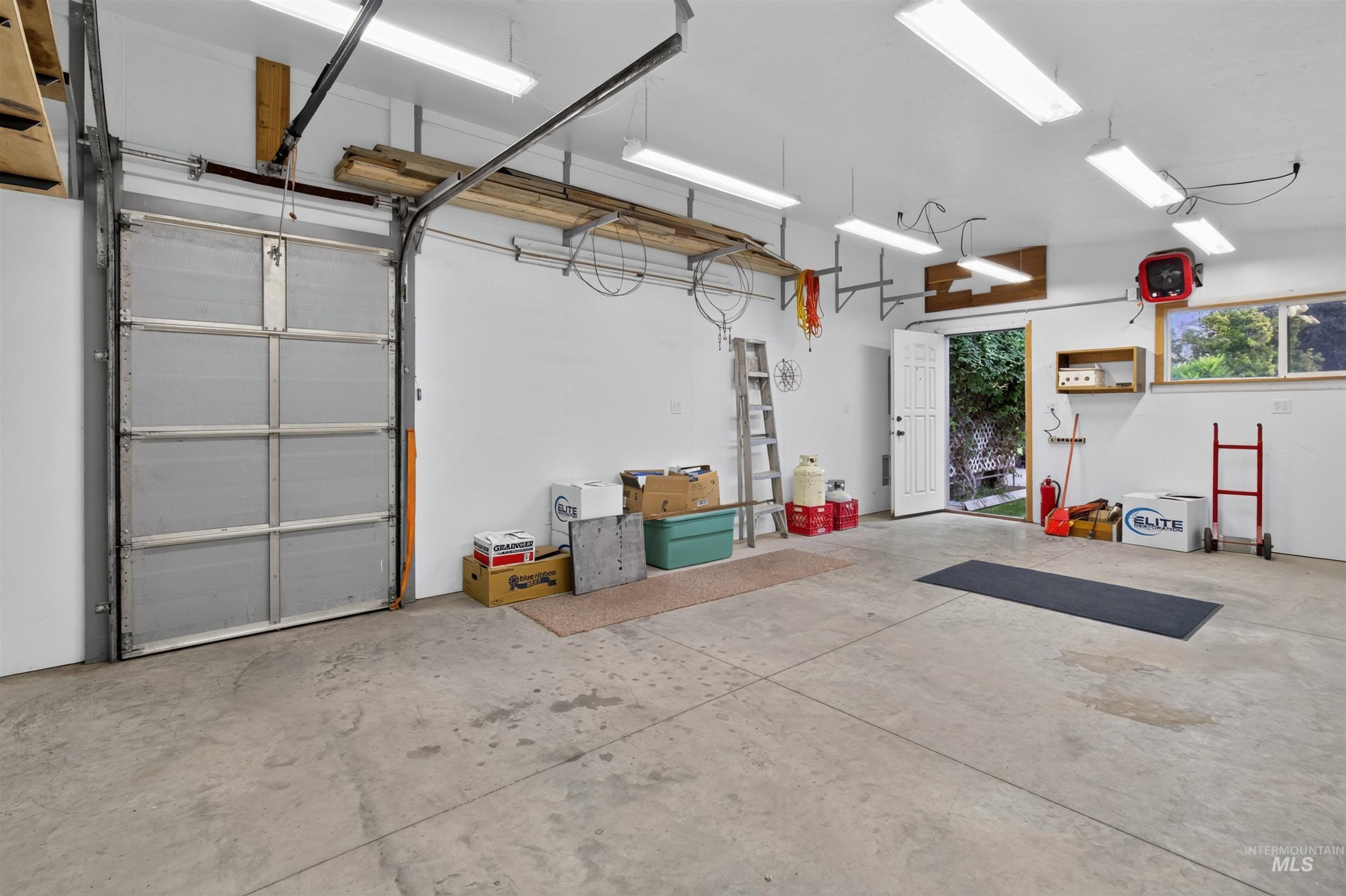 1741 21st St Property Photo 47