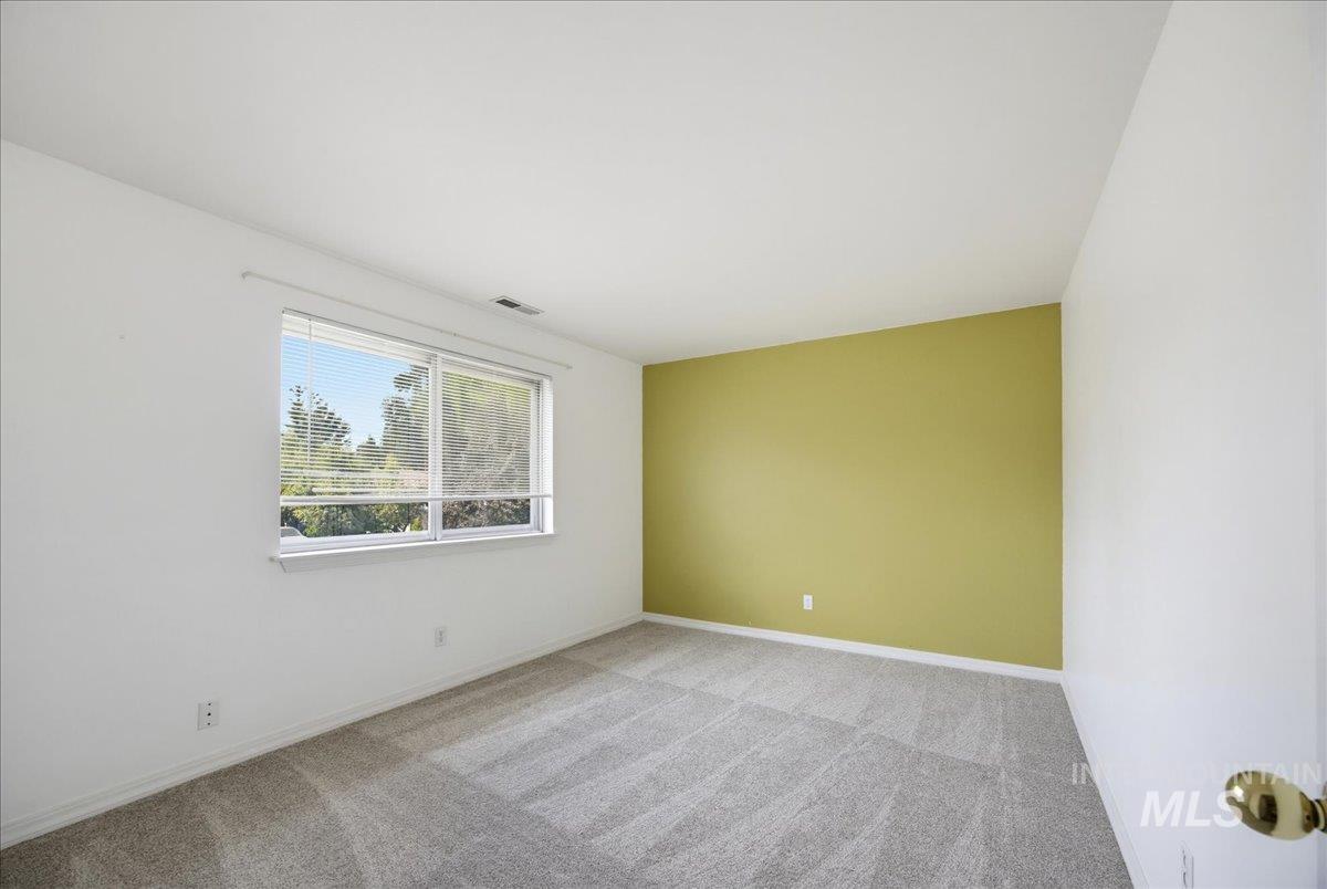 1142 S Phillippi St Property Photo 14