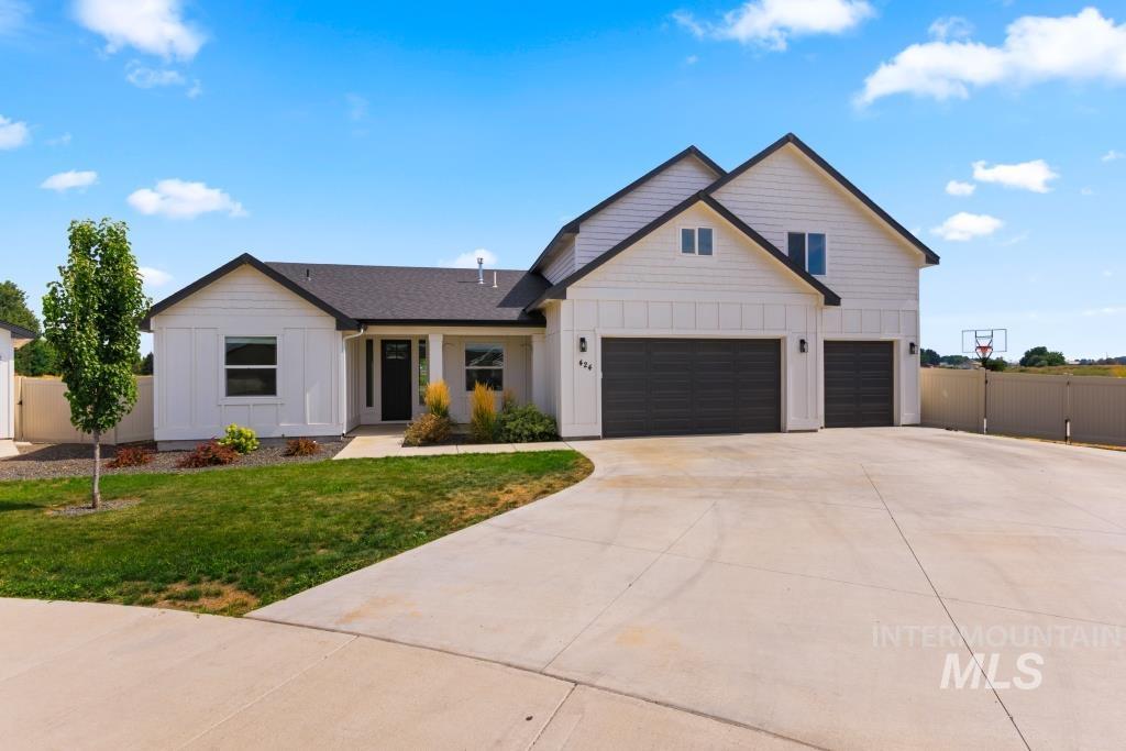 424 October Sky St Property Photo 1