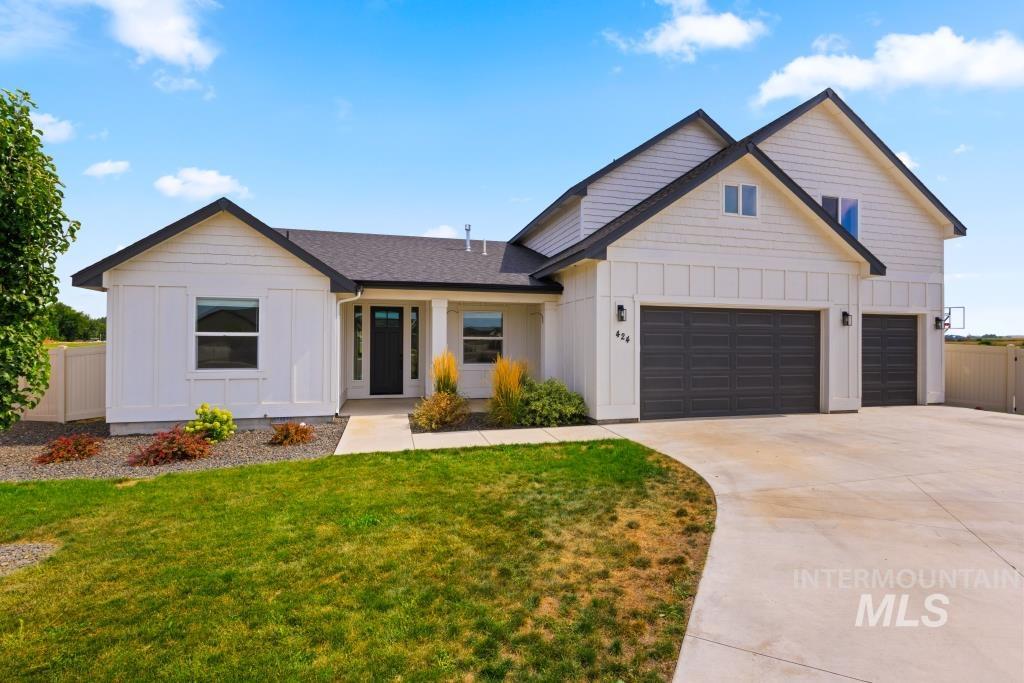 424 October Sky St Property Photo 4