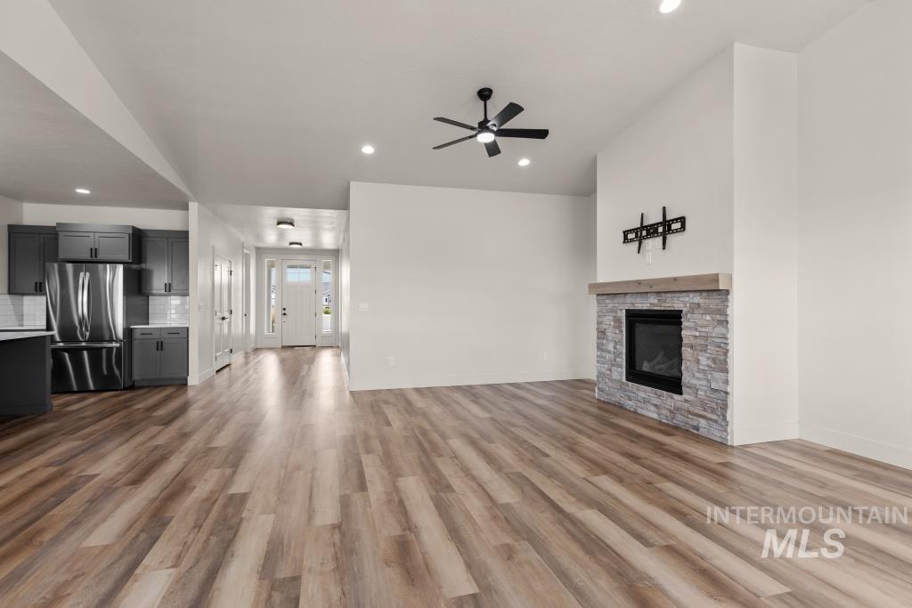 424 October Sky St Property Photo 7