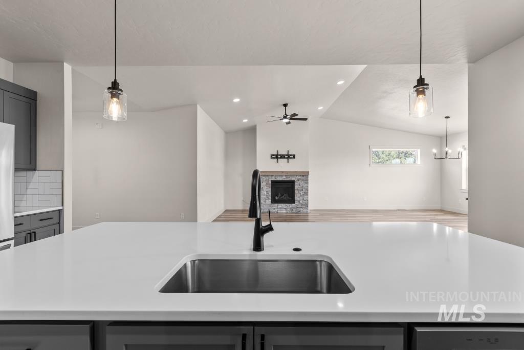 424 October Sky St Property Photo 20