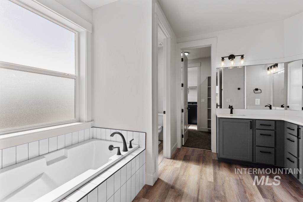 424 October Sky St Property Photo 25