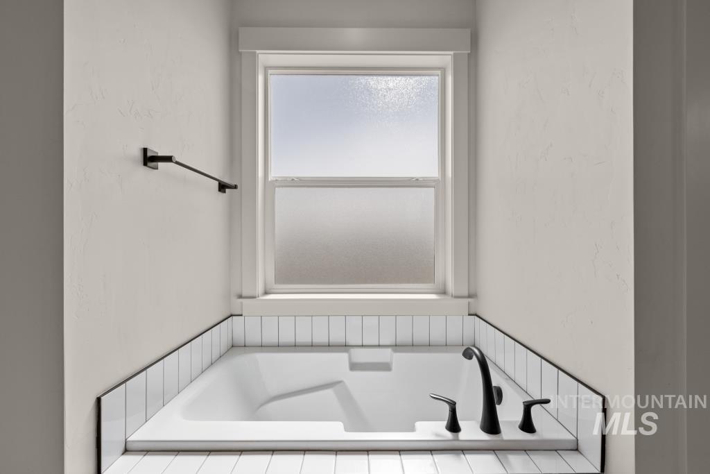 424 October Sky St Property Photo 26