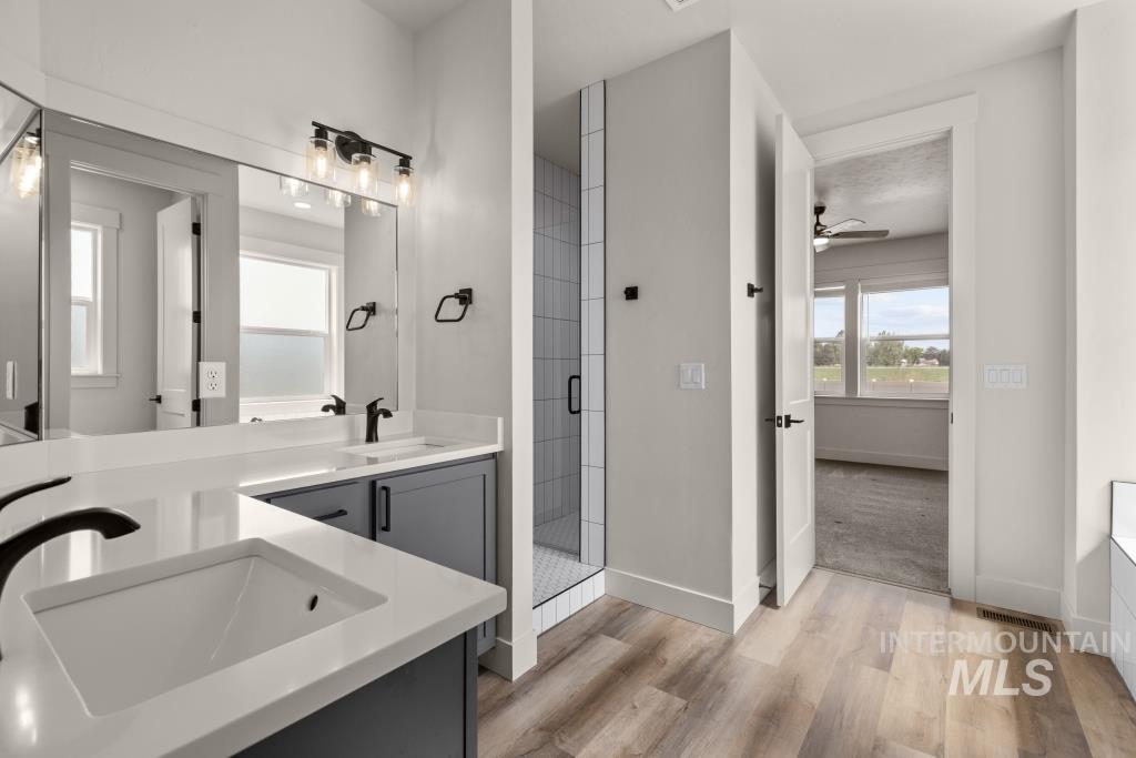 424 October Sky St Property Photo 28