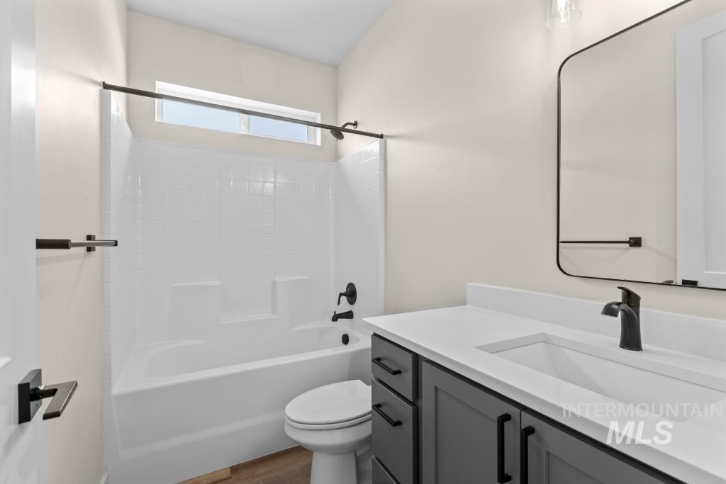 424 October Sky St Property Photo 34