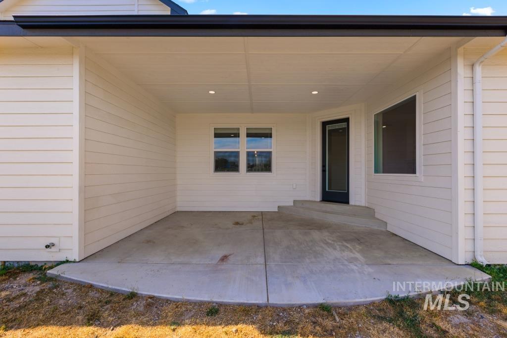 424 October Sky St Property Photo 44