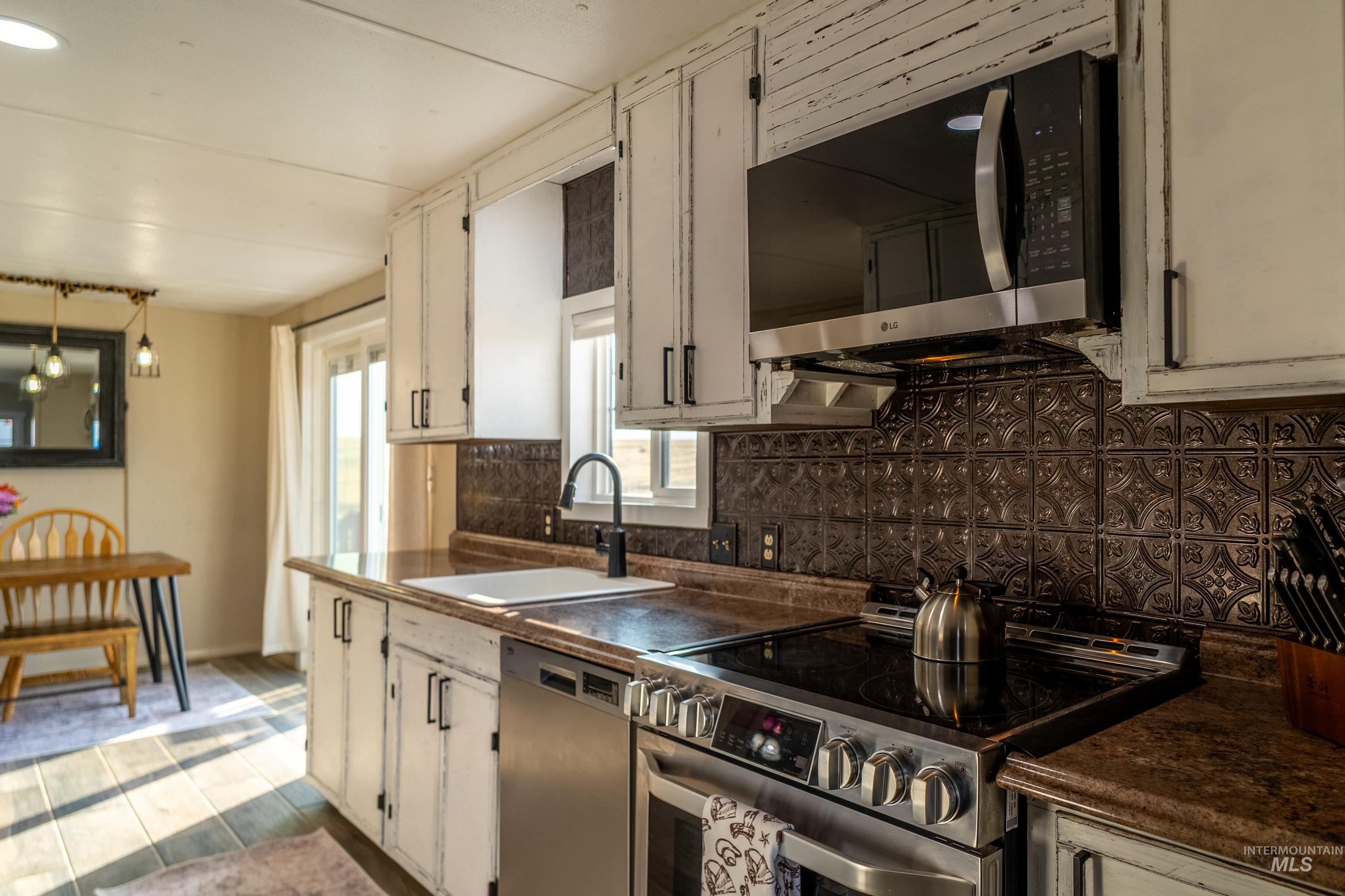 32240 Highway 129 Property Photo 8
