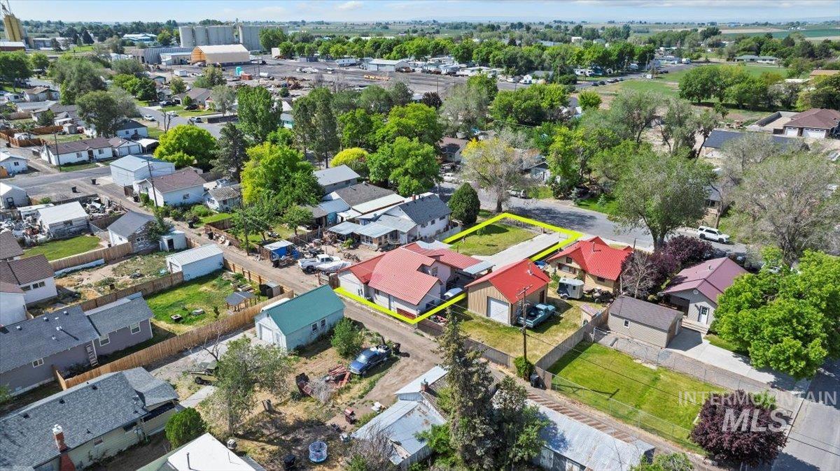 320 14th Ave N Property Photo 31