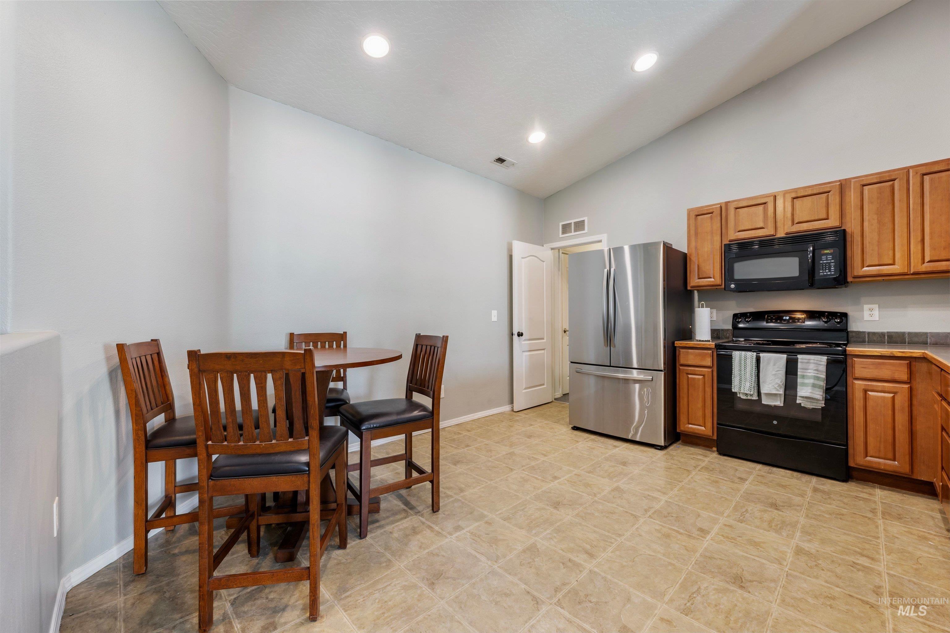 3119 Windward St Property Photo 3