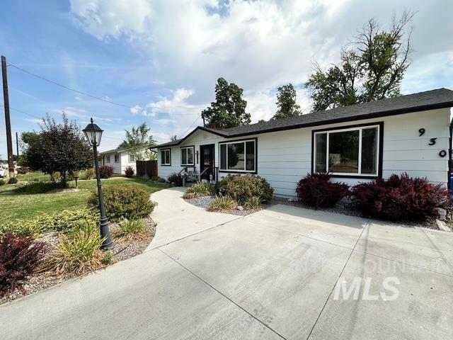 930 N 8th St Property Photo 1