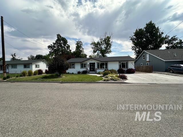 930 N 8th St Property Photo 2