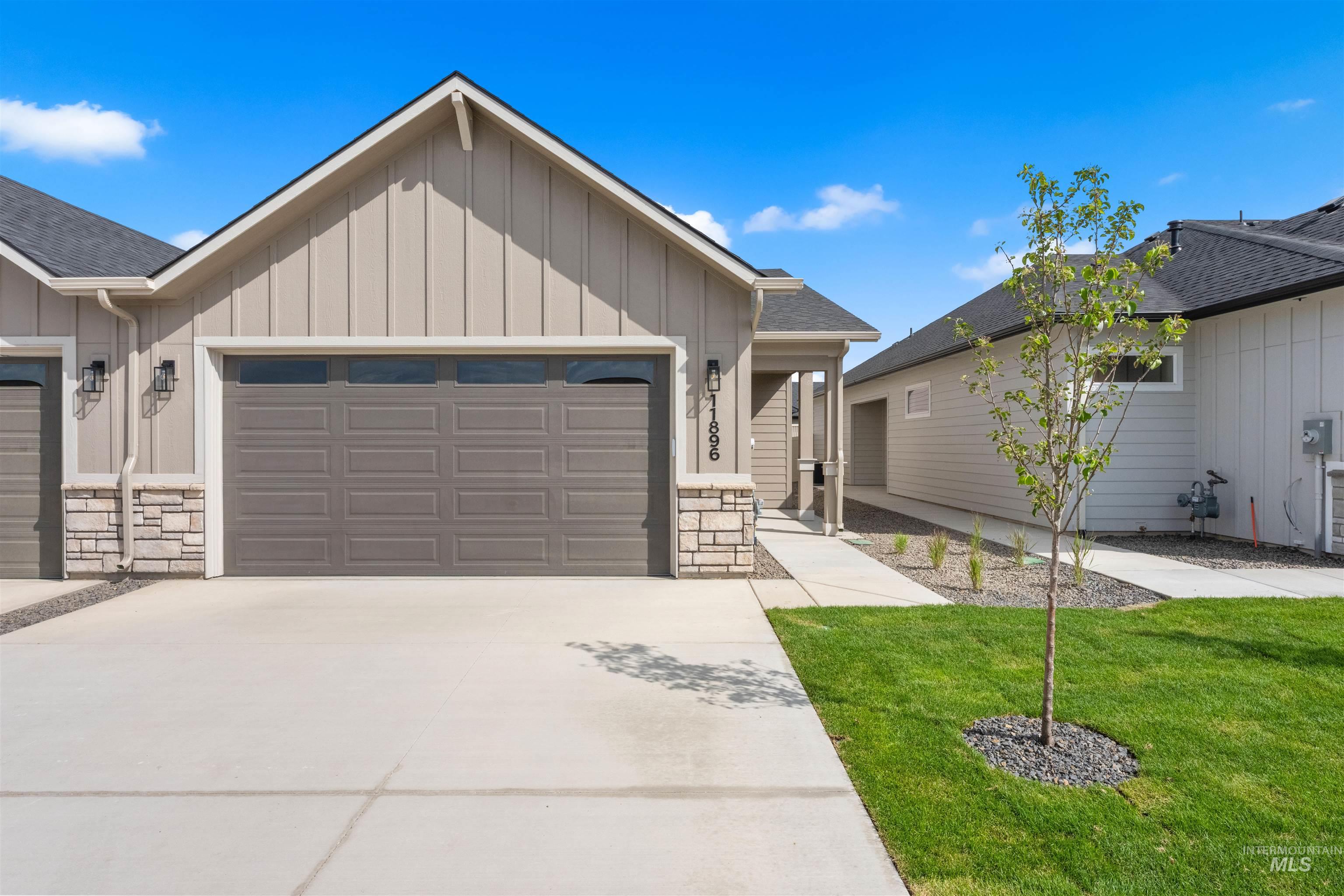 11896 W Joslyn Lane Property Photo 1