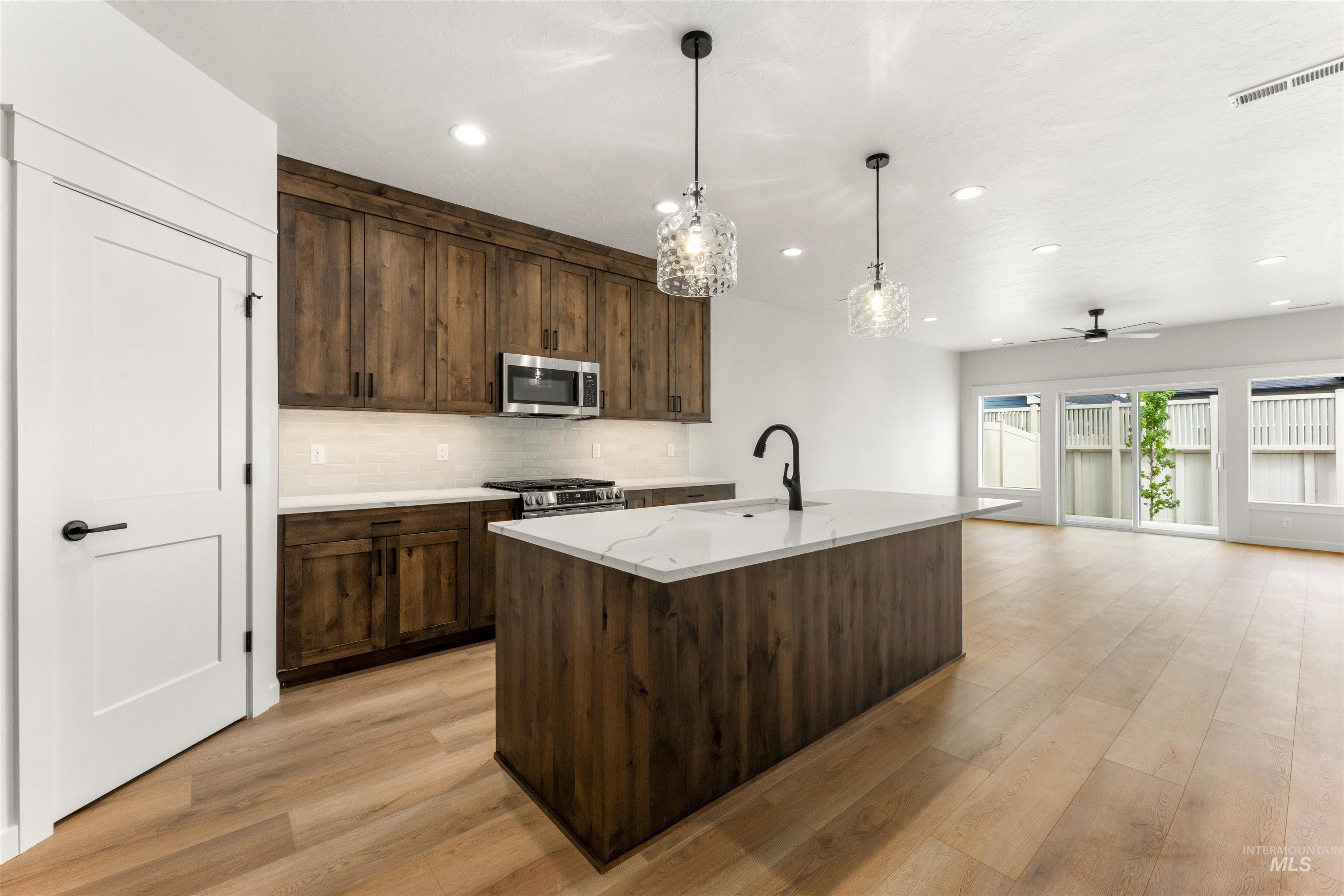 11896 W Joslyn Lane Property Photo 4