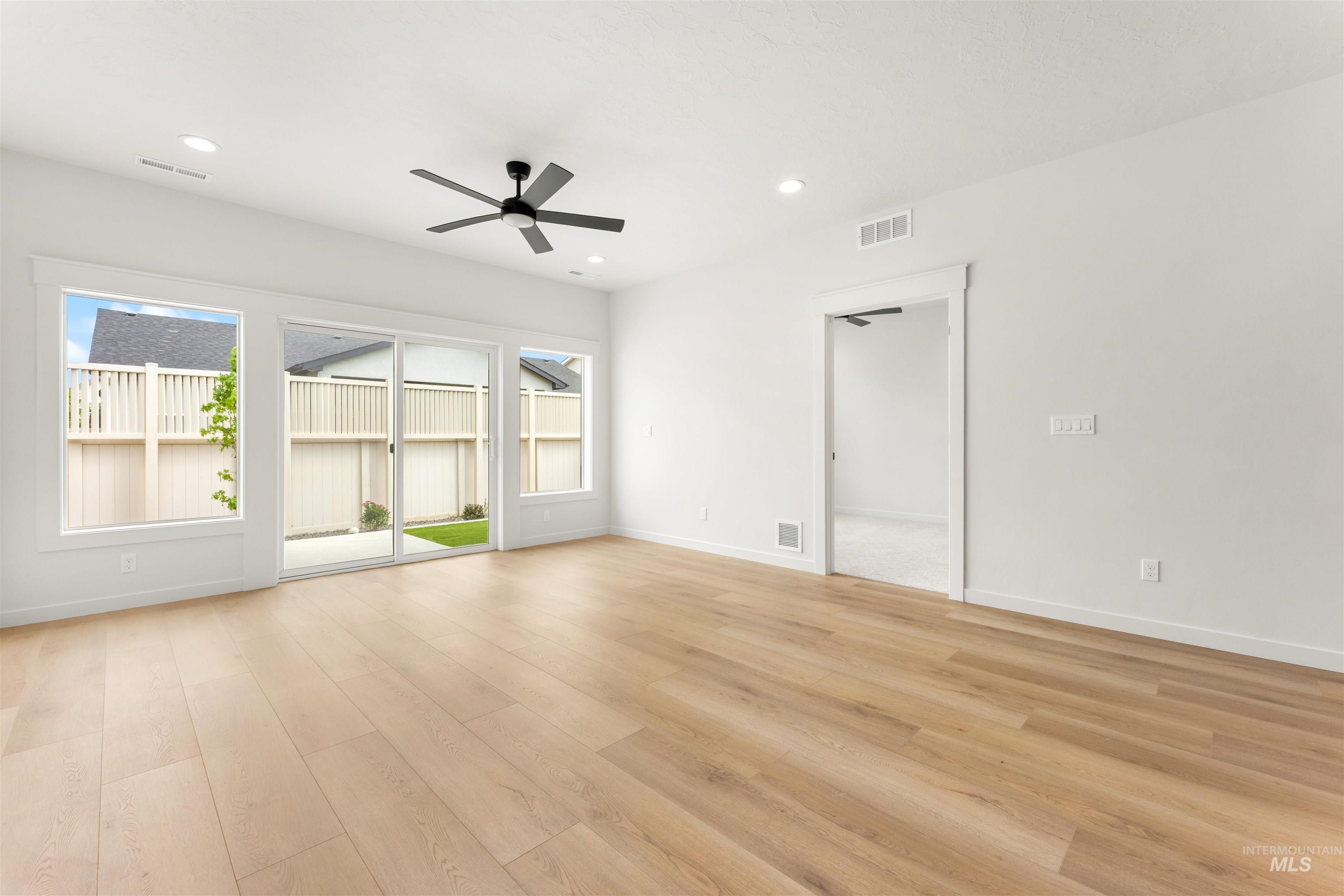 11896 W Joslyn Lane Property Photo 6