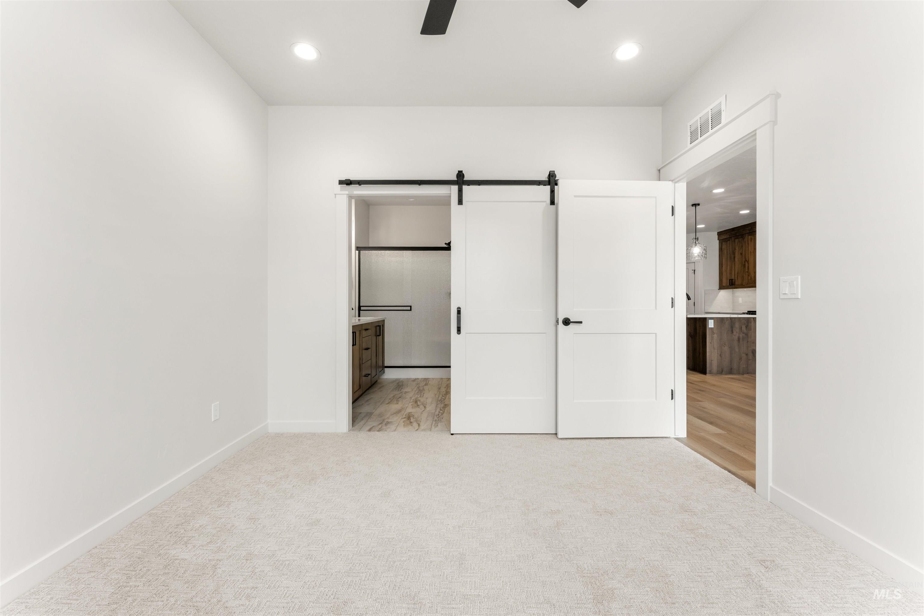 11896 W Joslyn Lane Property Photo 8