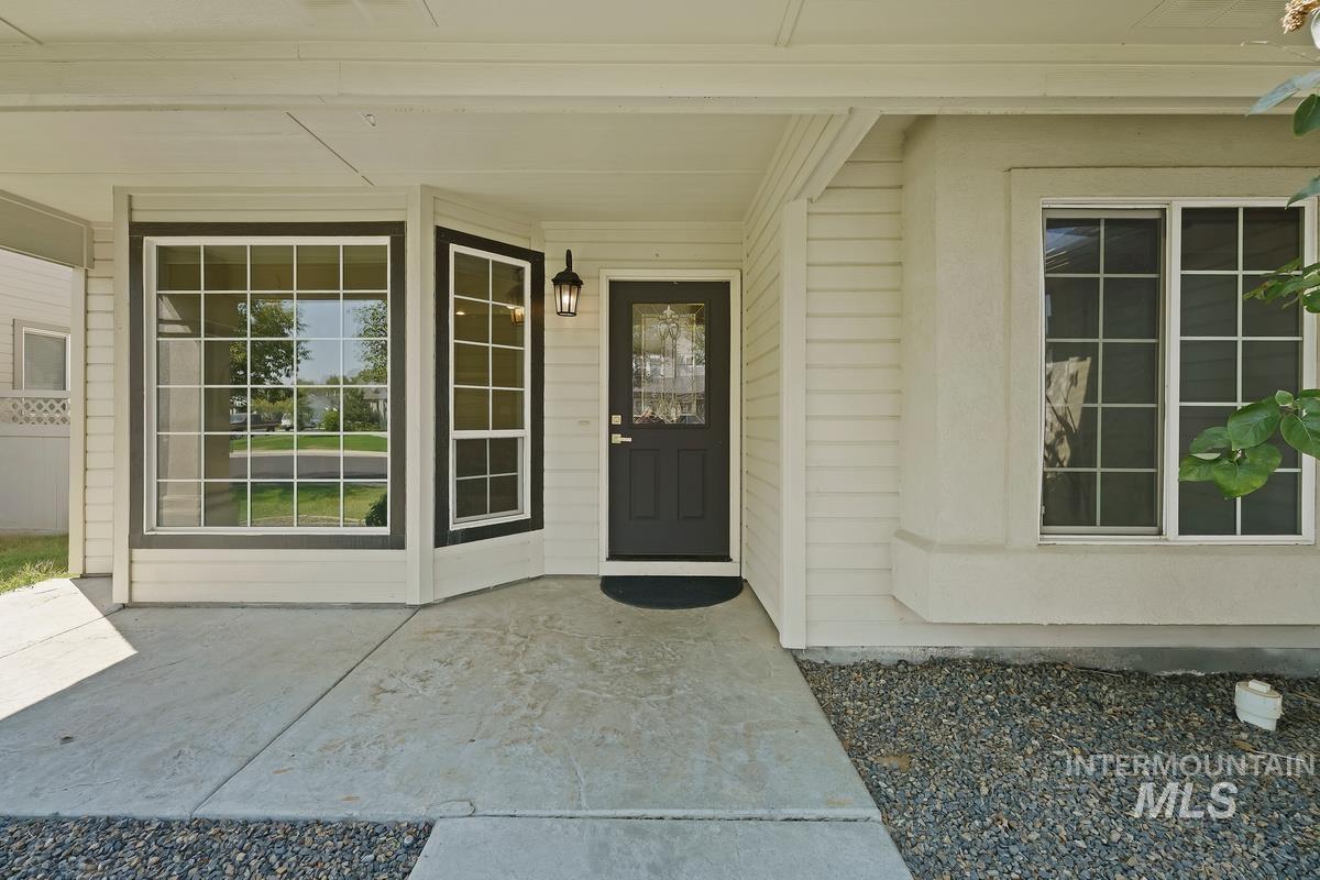 5285 N Arezzo Ave Property Photo 2