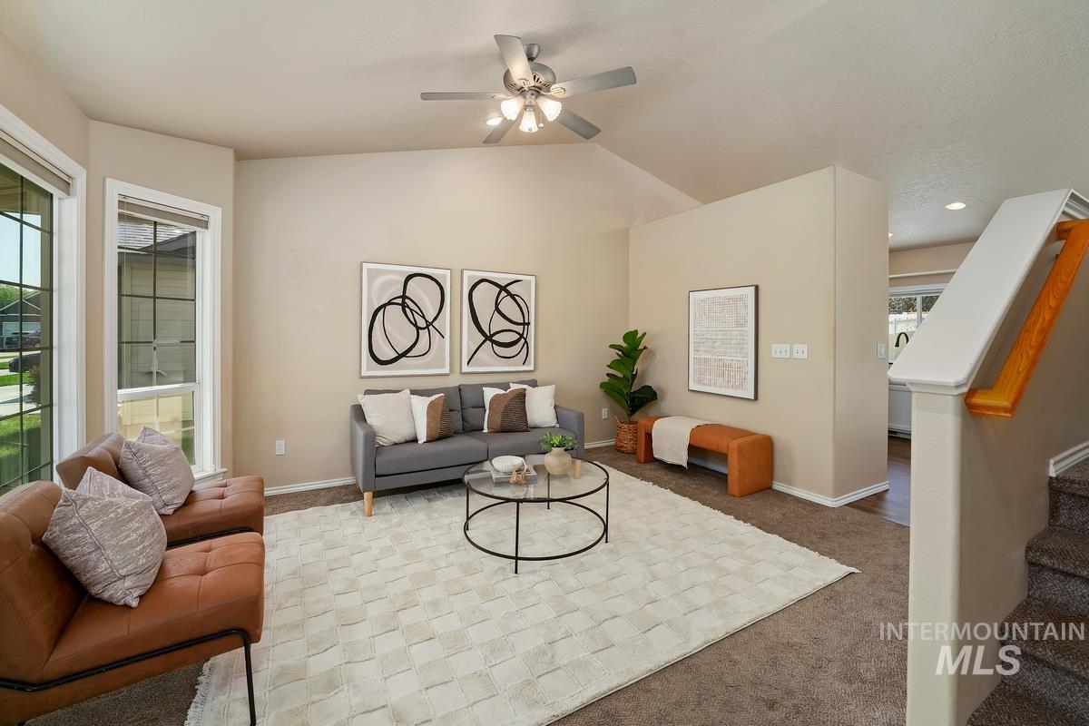 5285 N Arezzo Ave Property Photo 3