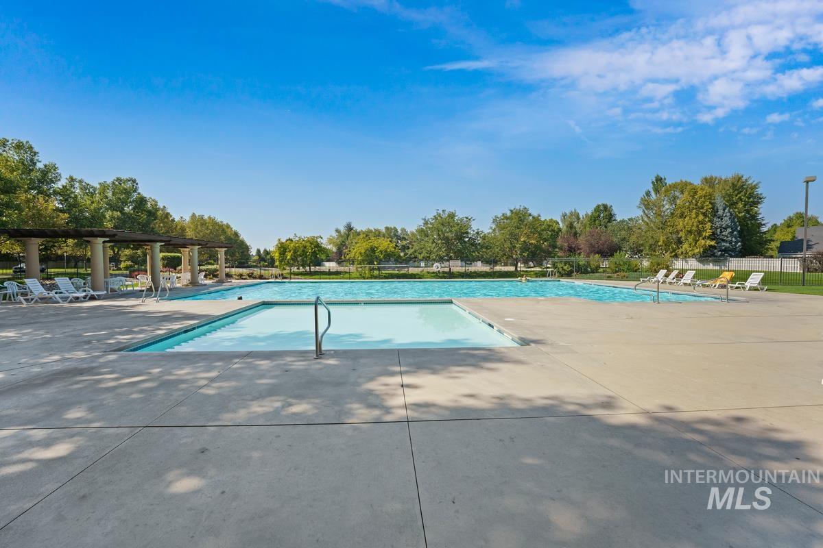 5285 N Arezzo Ave Property Photo 31