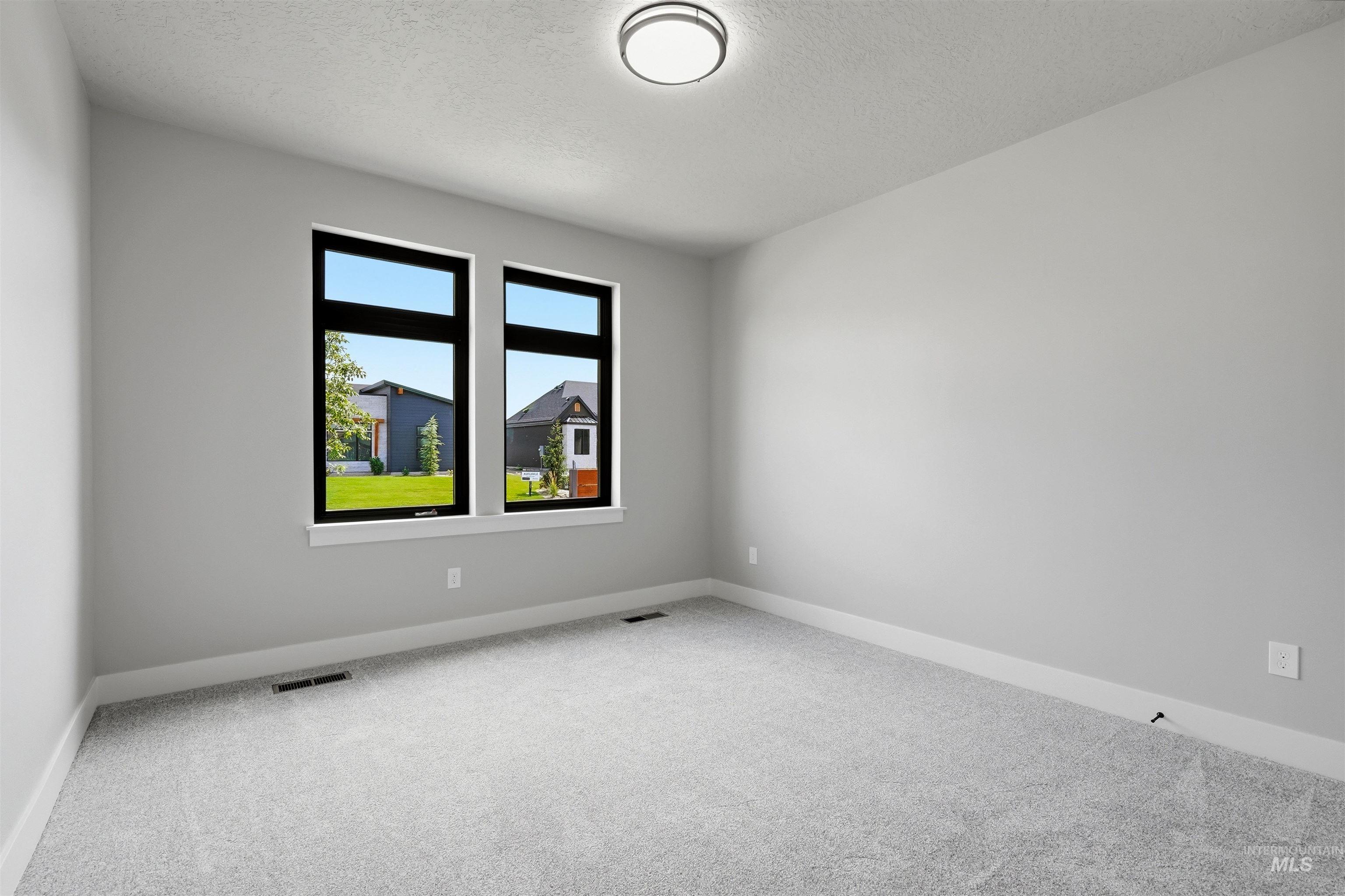 522 Founder Ave Property Photo 38