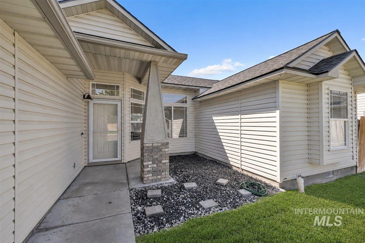 3812 Stonehedge Way Property Photo 4