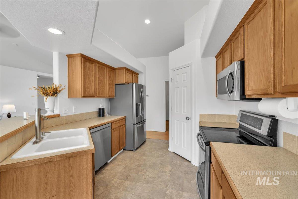 3812 Stonehedge Way Property Photo 10
