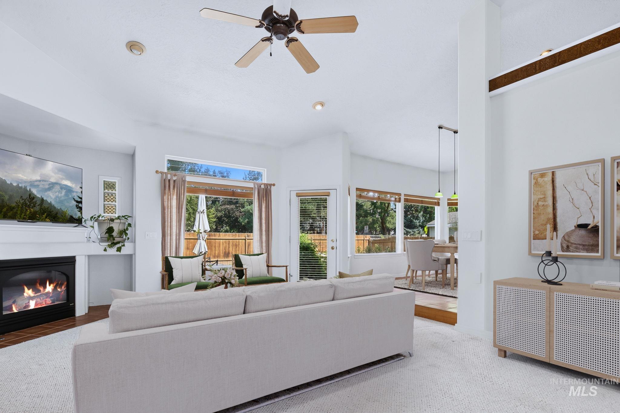 2338 E Poppy Hills Property Photo 6