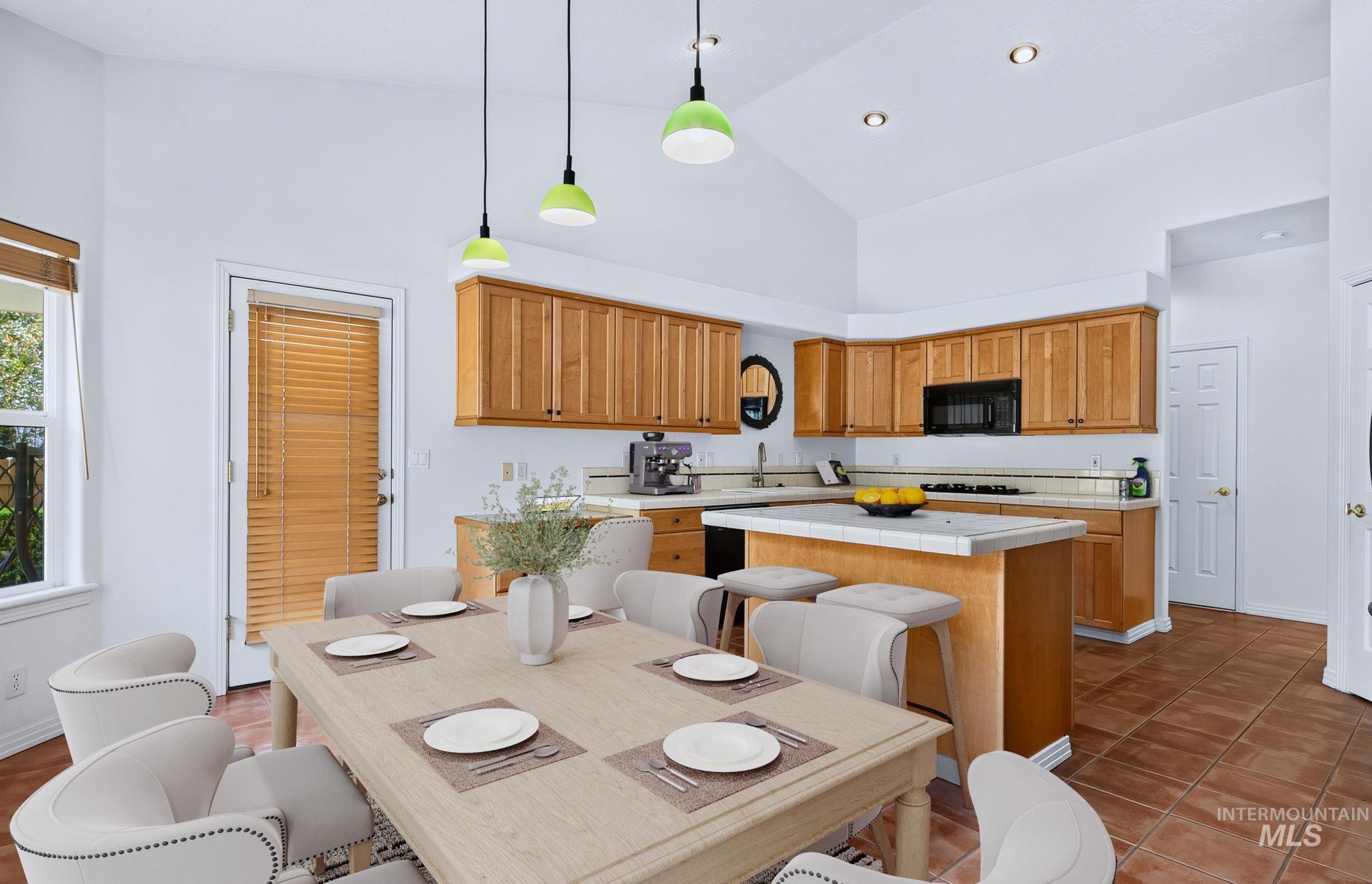 2338 E Poppy Hills Property Photo 8