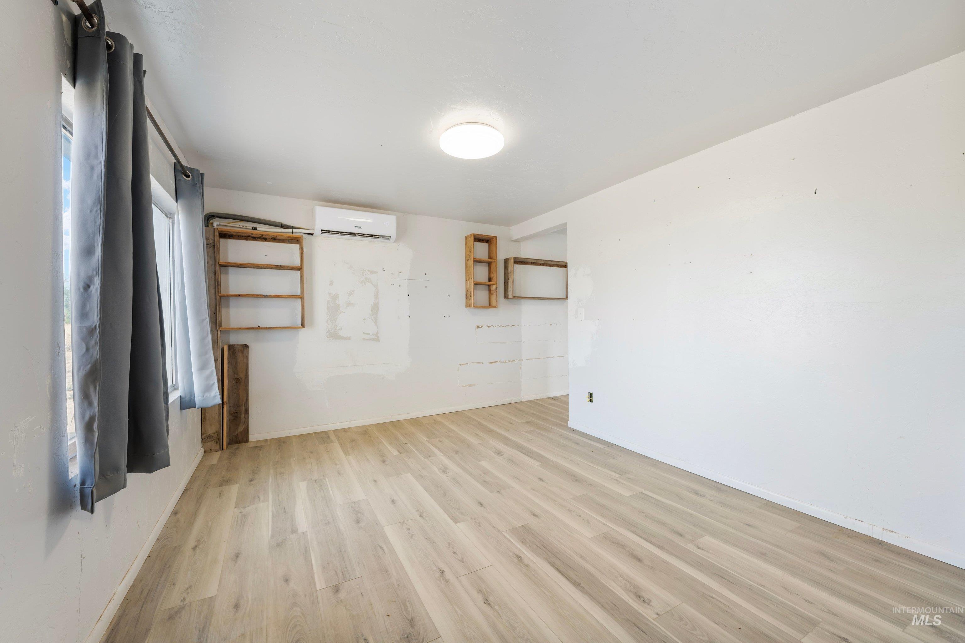 1020 Locker Ave Property Photo 12