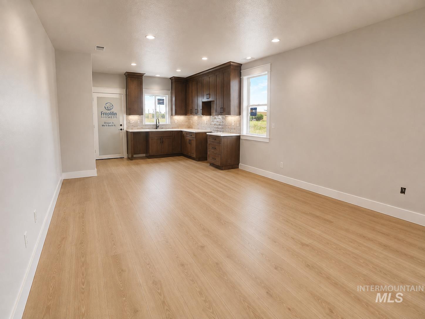 11674 W Endsley Ln Property Photo 4