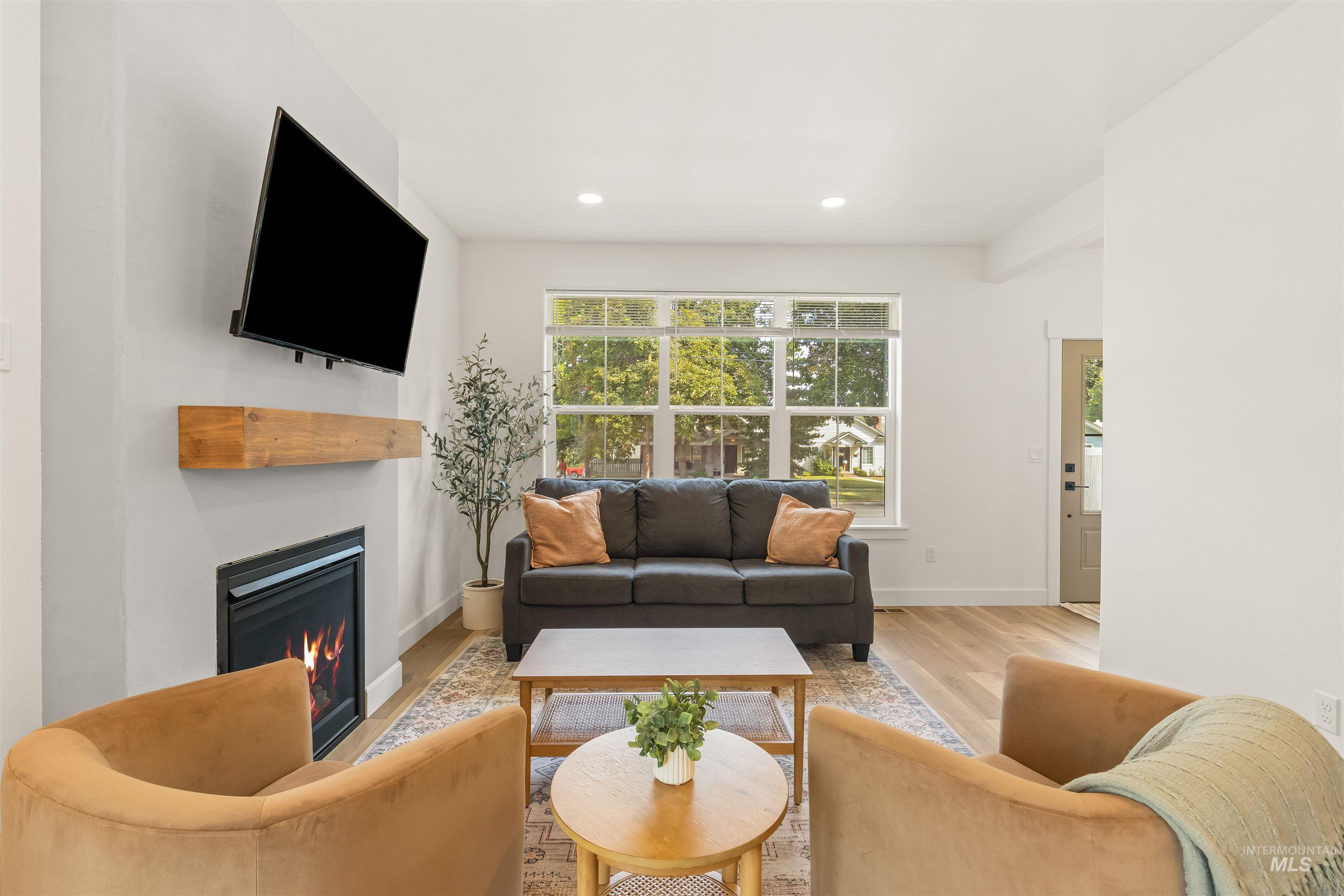 1304 9th Avenue Property Photo 4