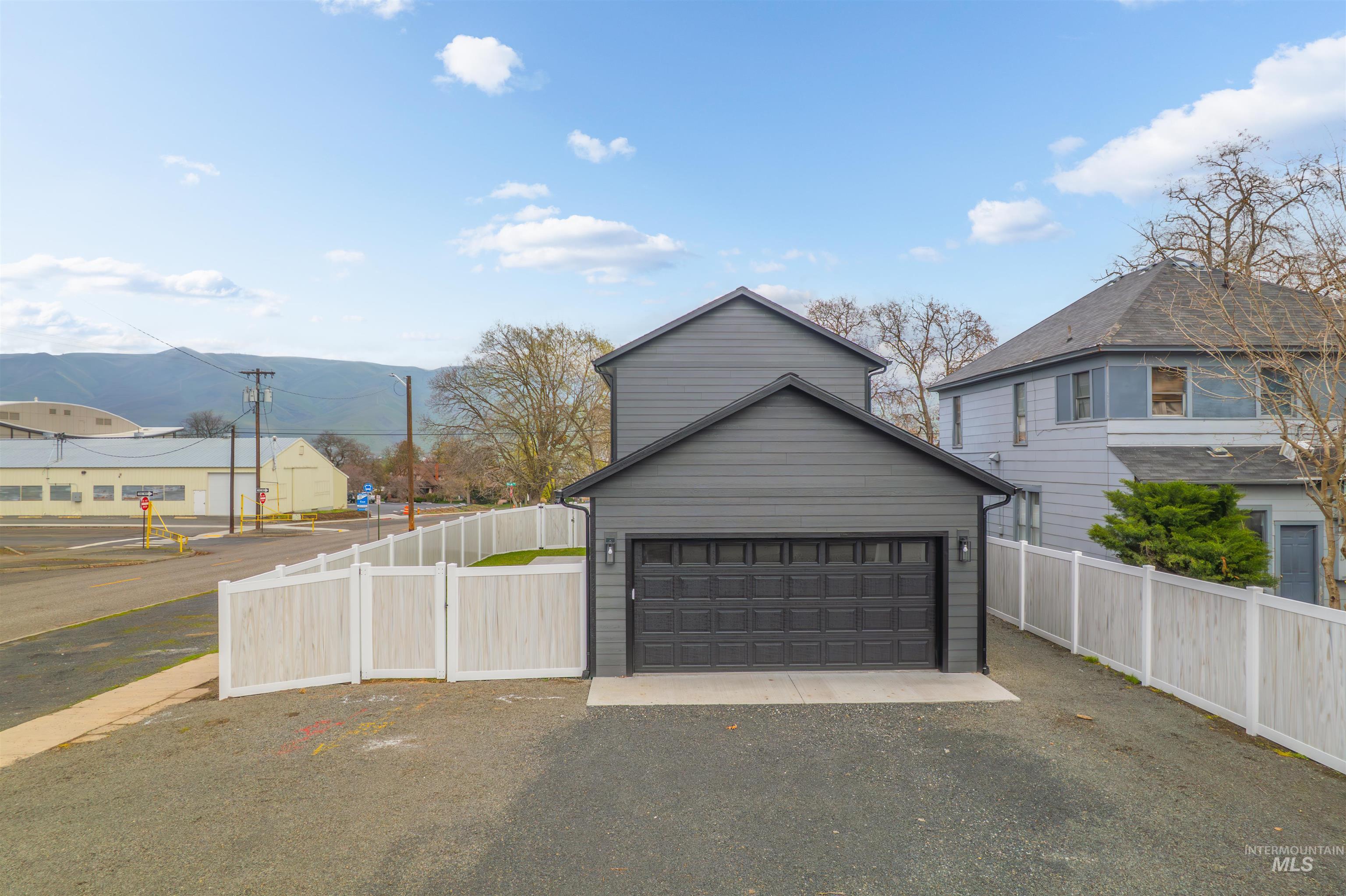 1304 9th Avenue Property Photo 38