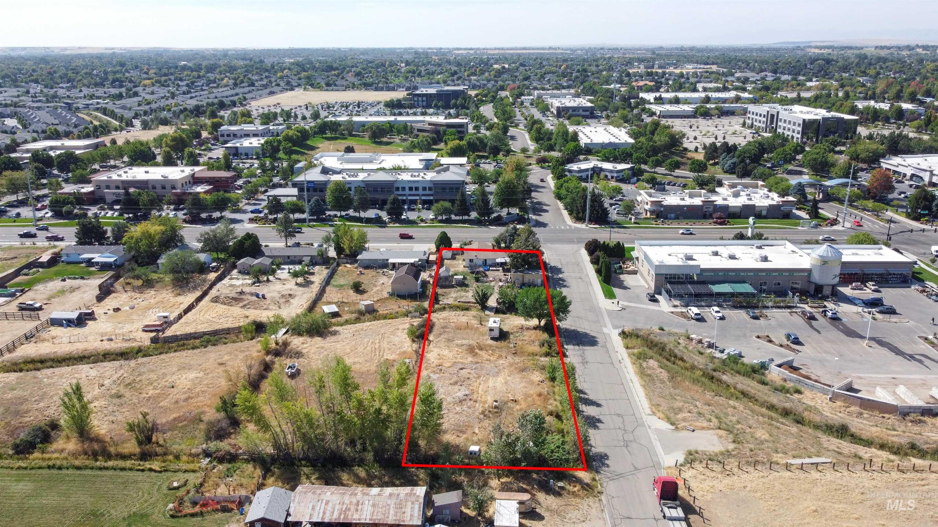 1550 S Jade Property Photo 8