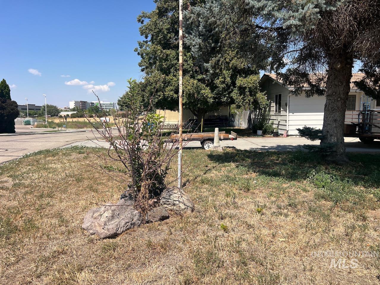 1550 S Jade Property Photo 19