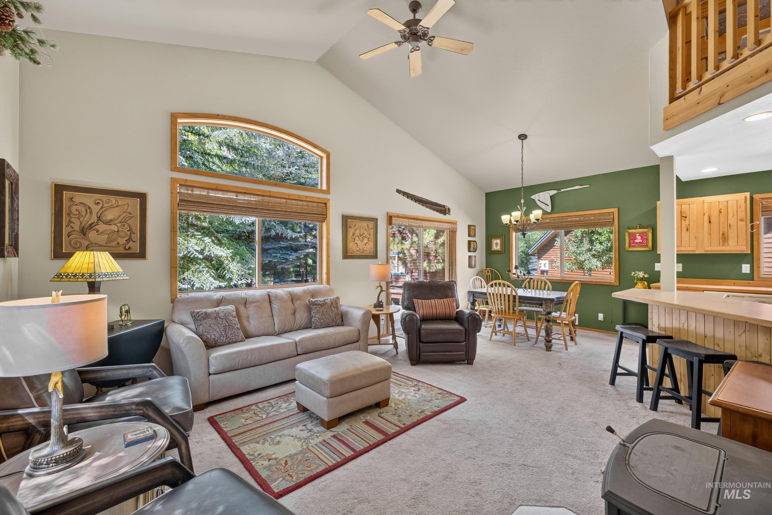 925 Cottage Court Property Photo 7