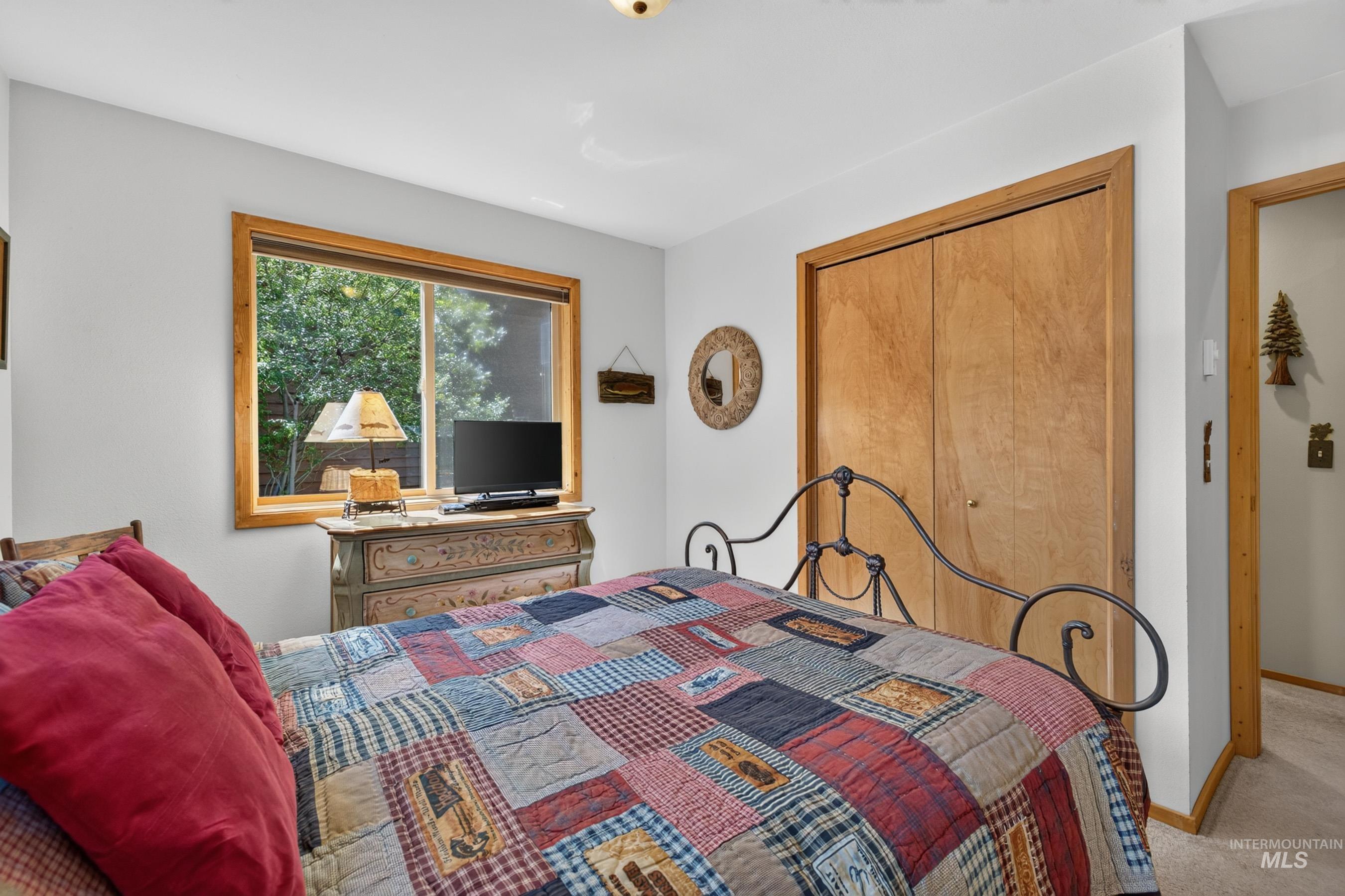 925 Cottage Court Property Photo 19