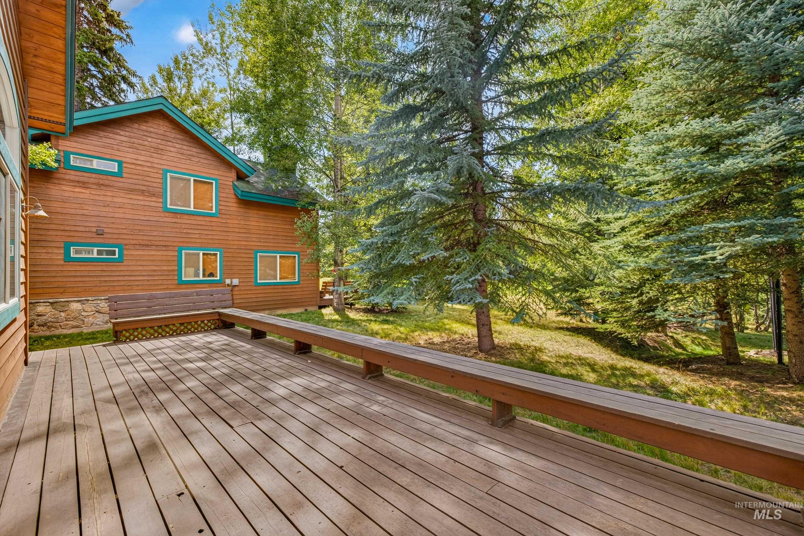 925 Cottage Court Property Photo 37