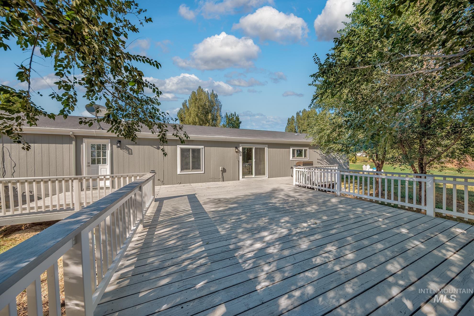 2377 Lower Pond Ln Property Photo 13