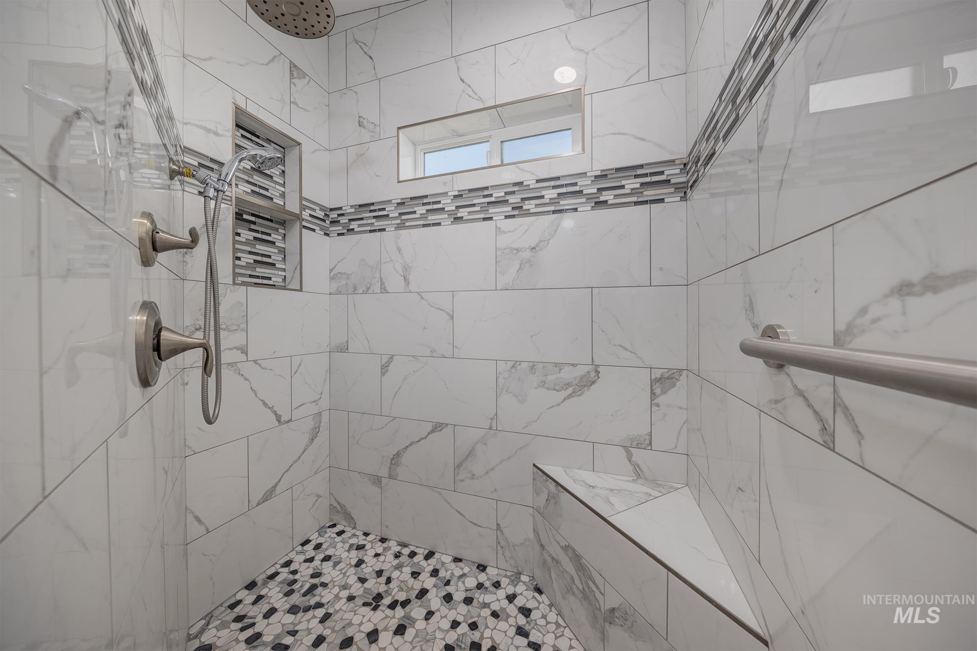 2377 Lower Pond Ln Property Photo 18