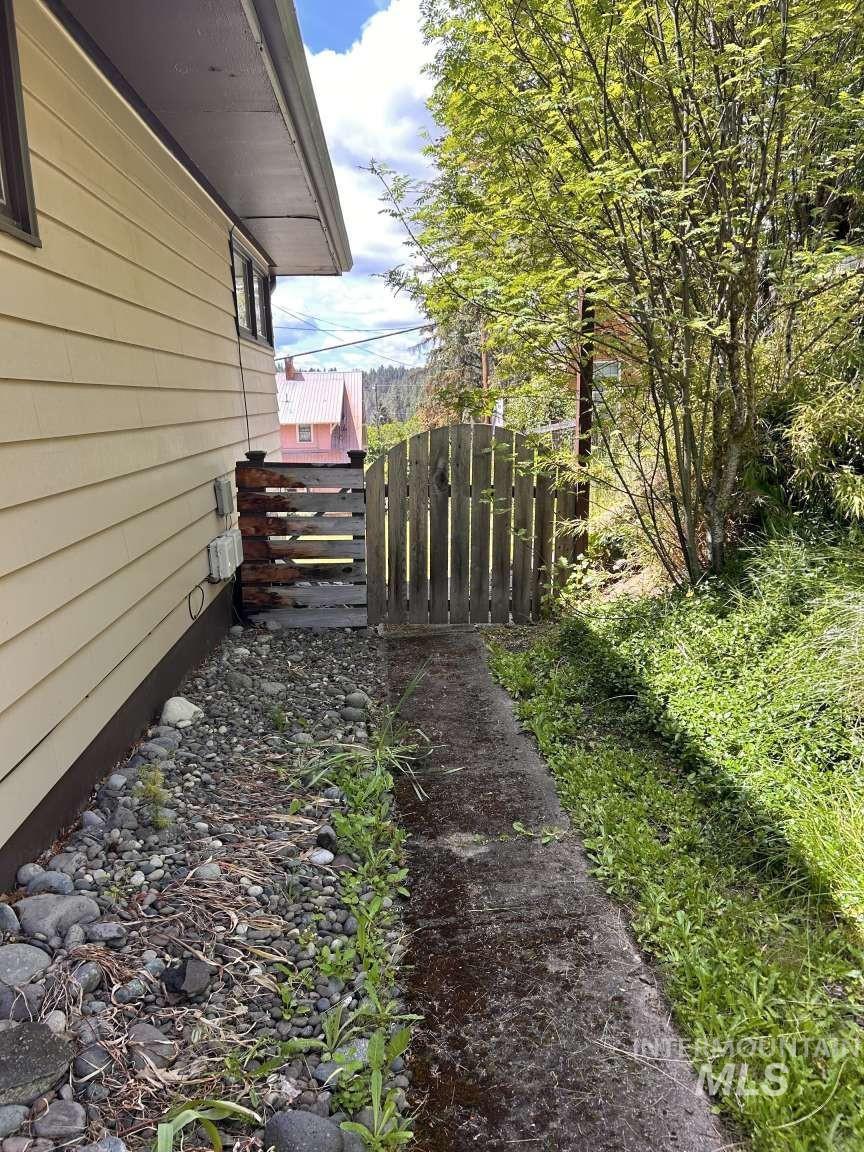 105 N Pine St Property Photo 30