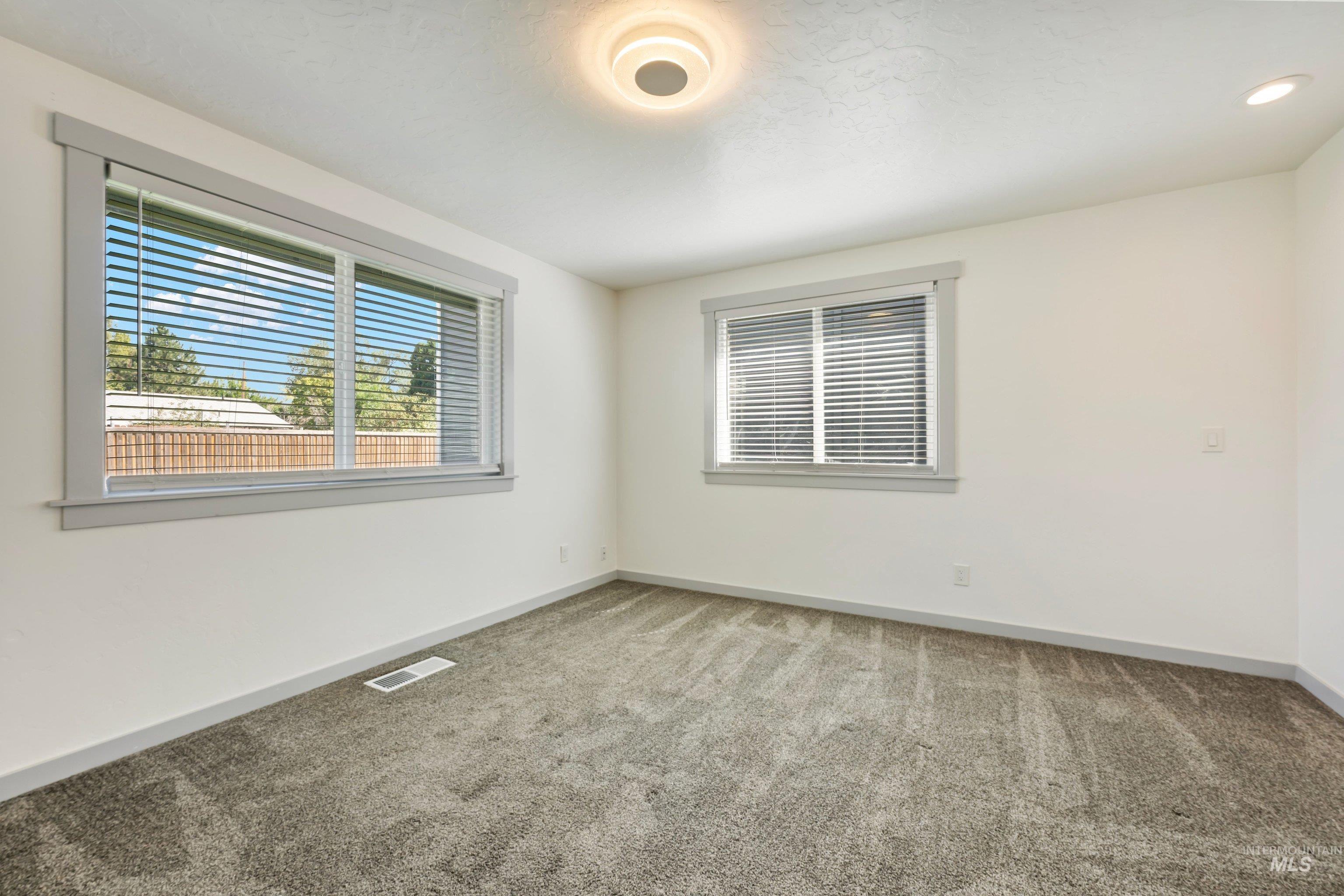 2216 Cari Cir Property Photo 14