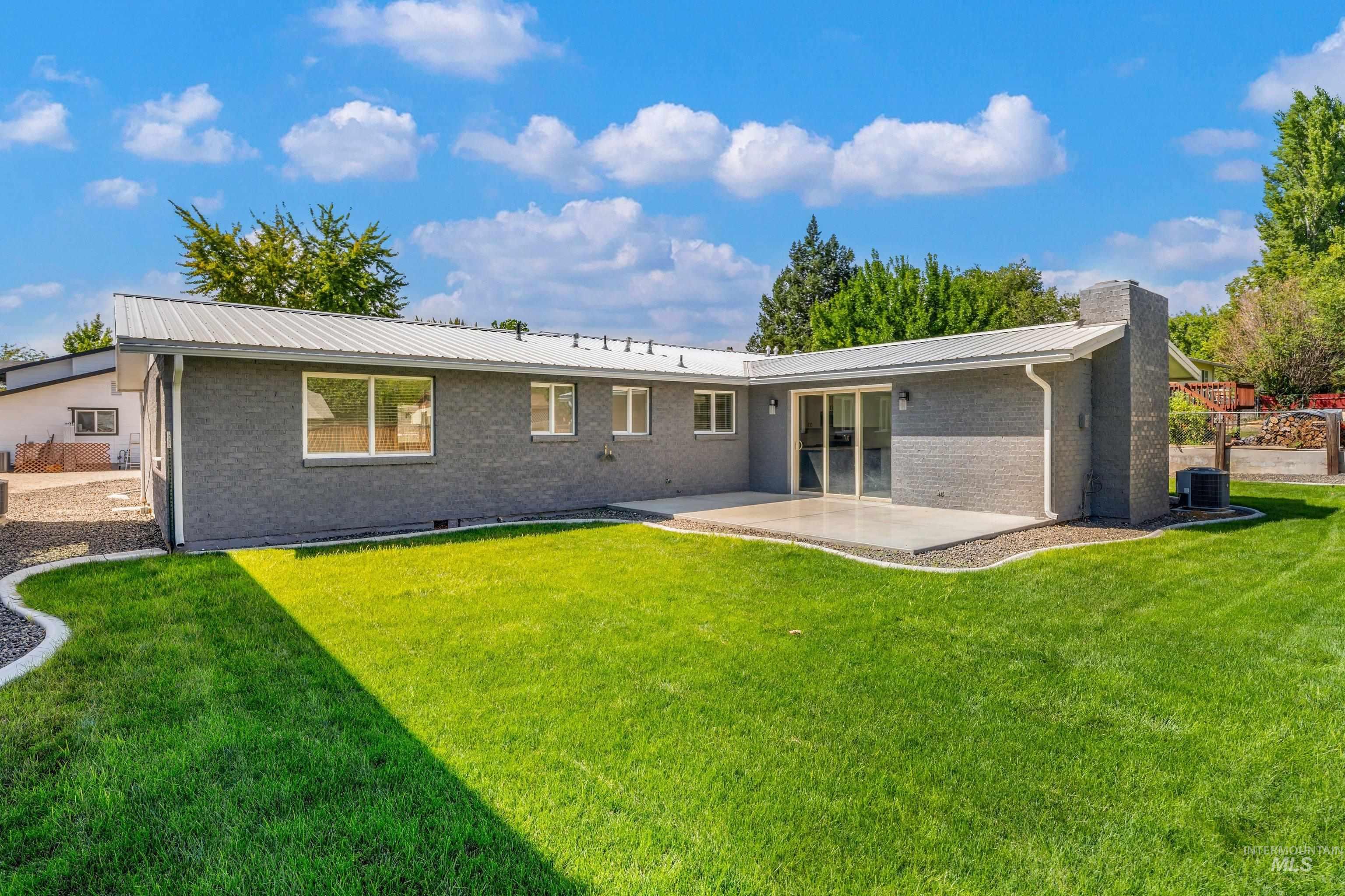 2216 Cari Cir Property Photo 35
